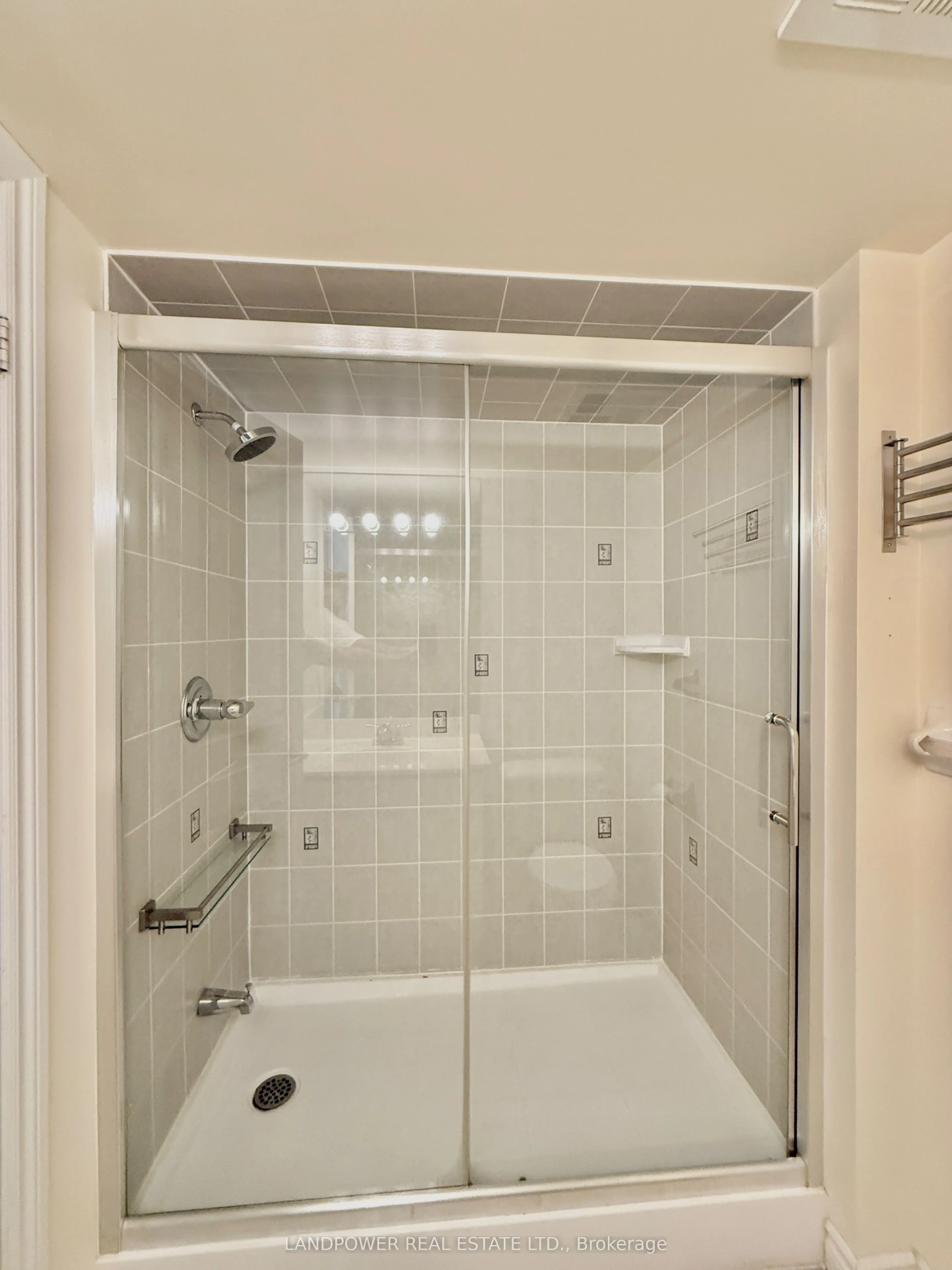 9015 Leslie Street #1202