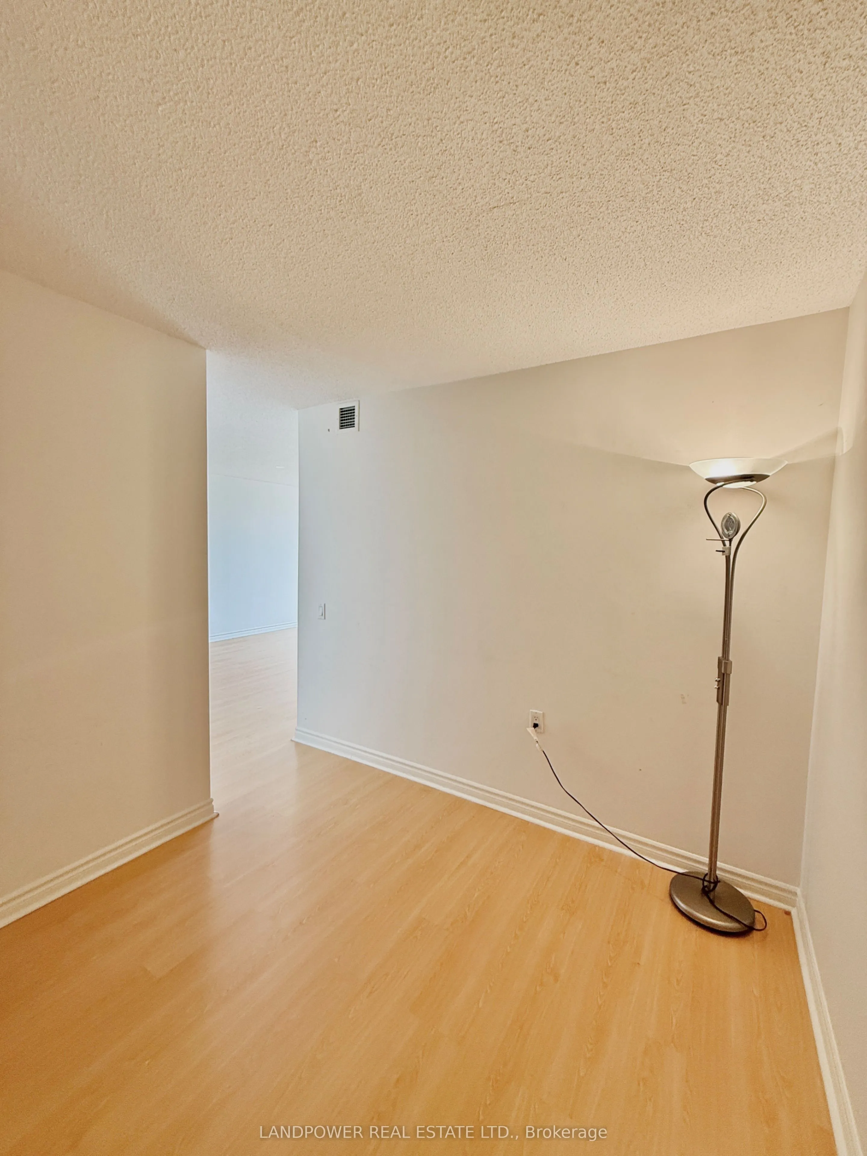 9015 Leslie Street #1202
