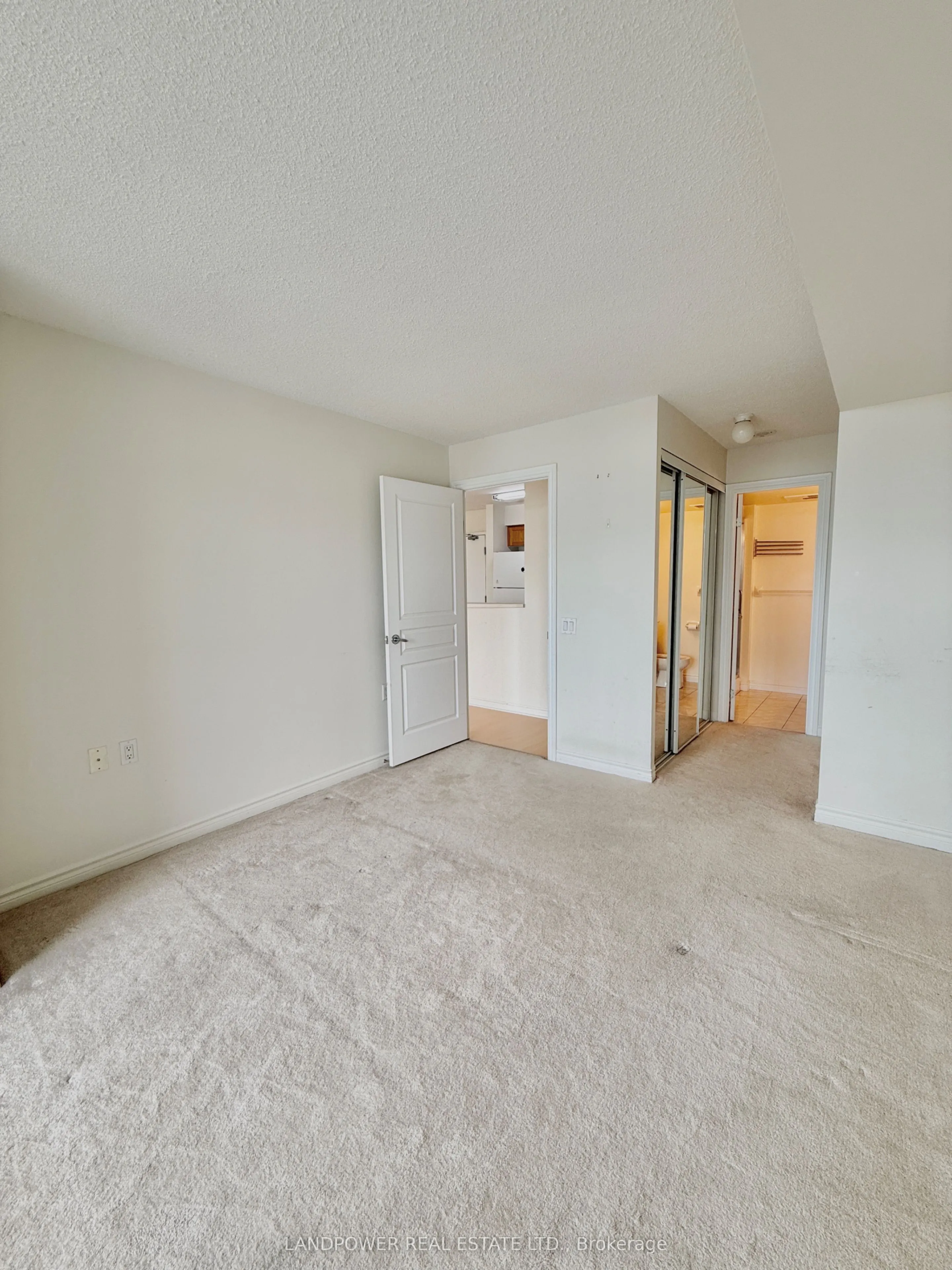 9015 Leslie Street #1202