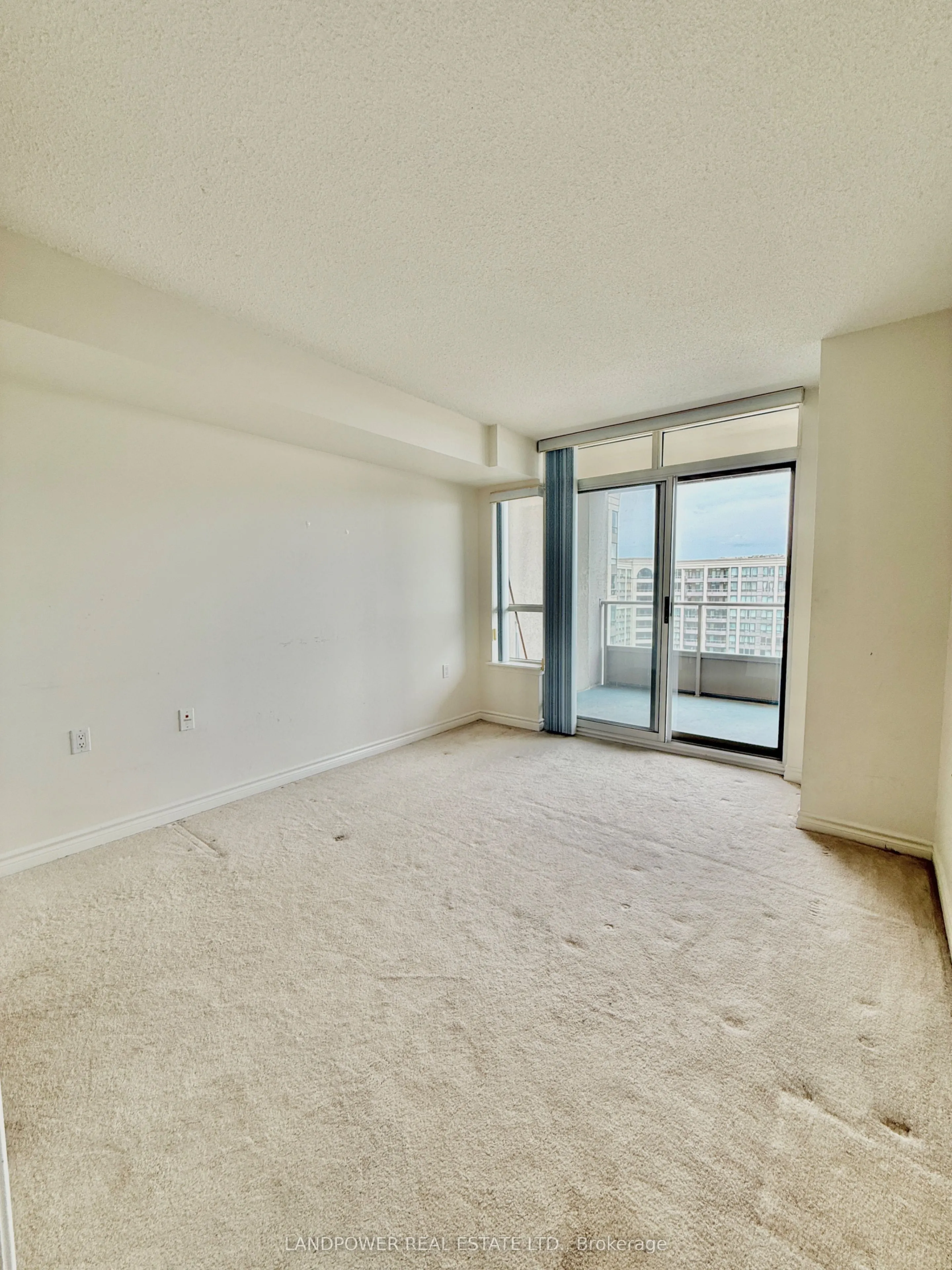 9015 Leslie Street #1202