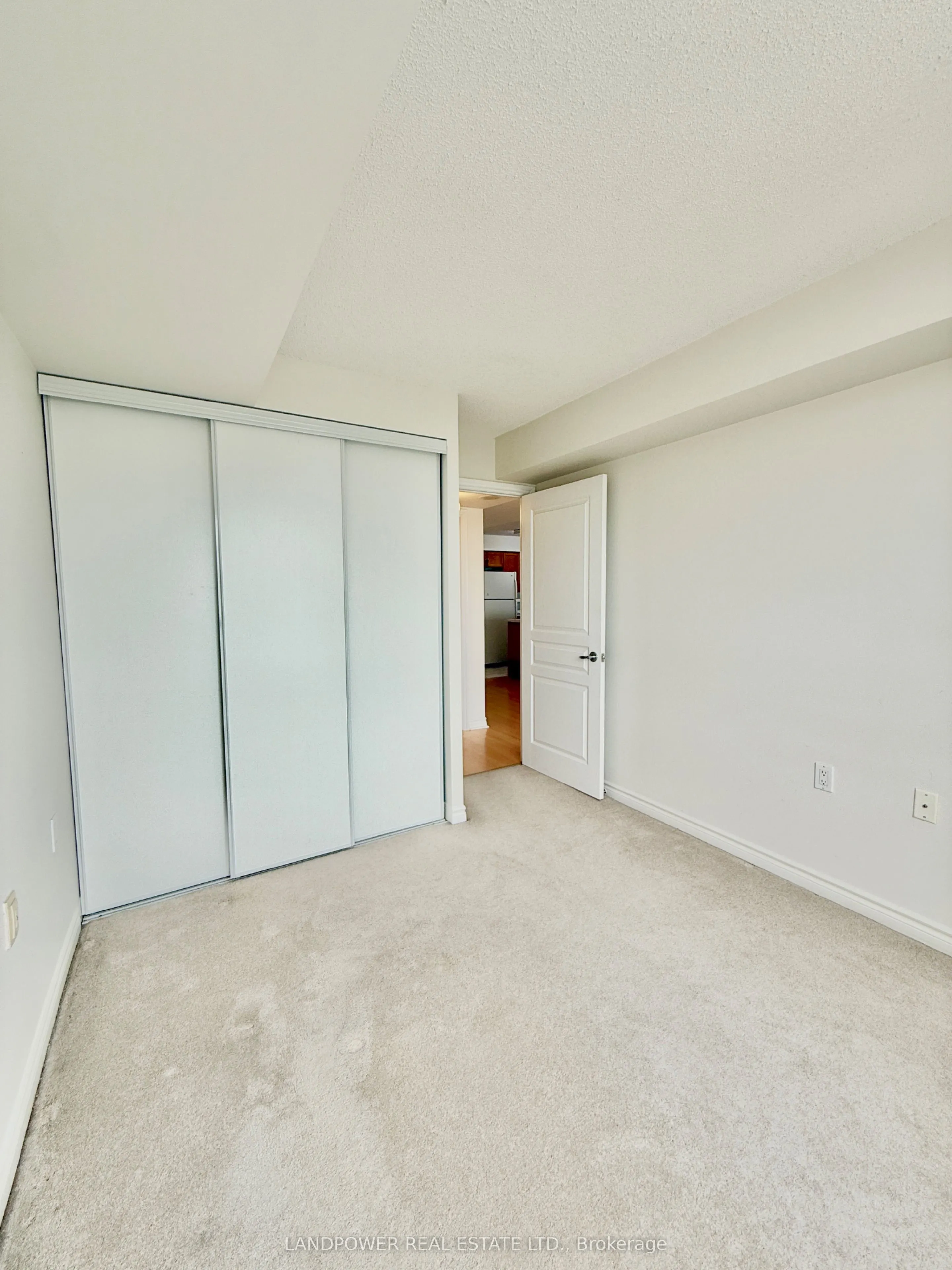 9015 Leslie Street #1202