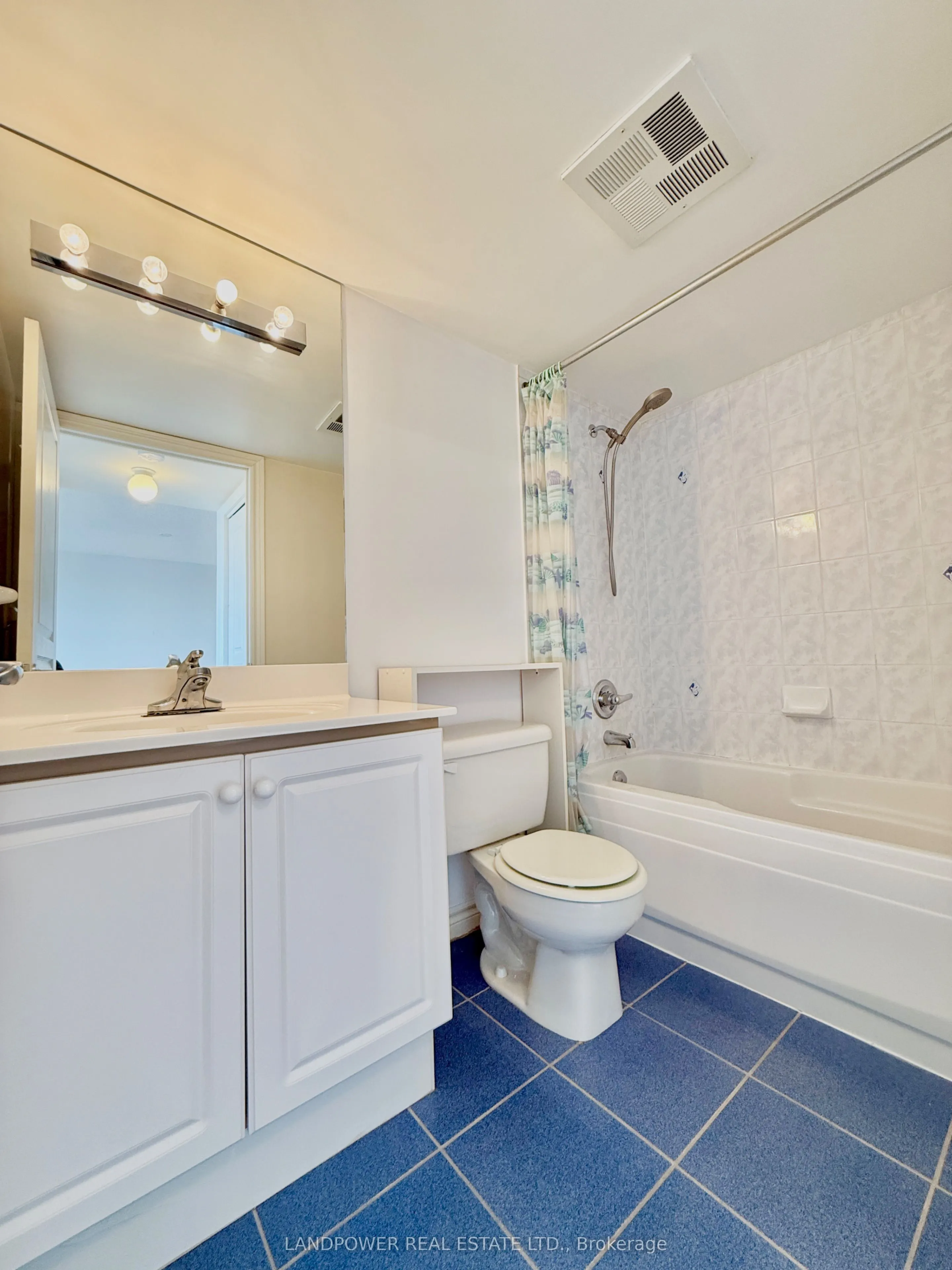 9015 Leslie Street #1202