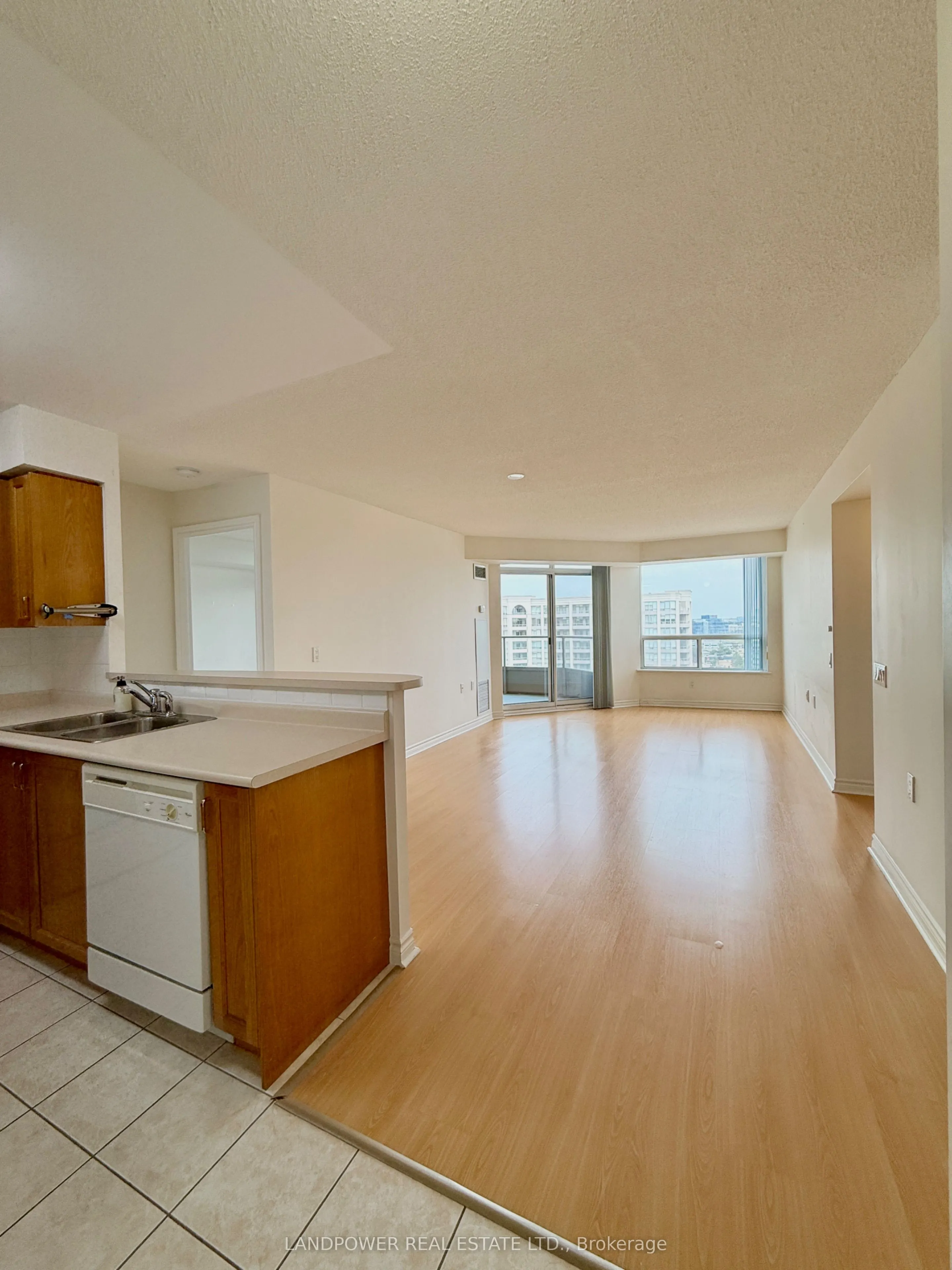9015 Leslie Street #1202