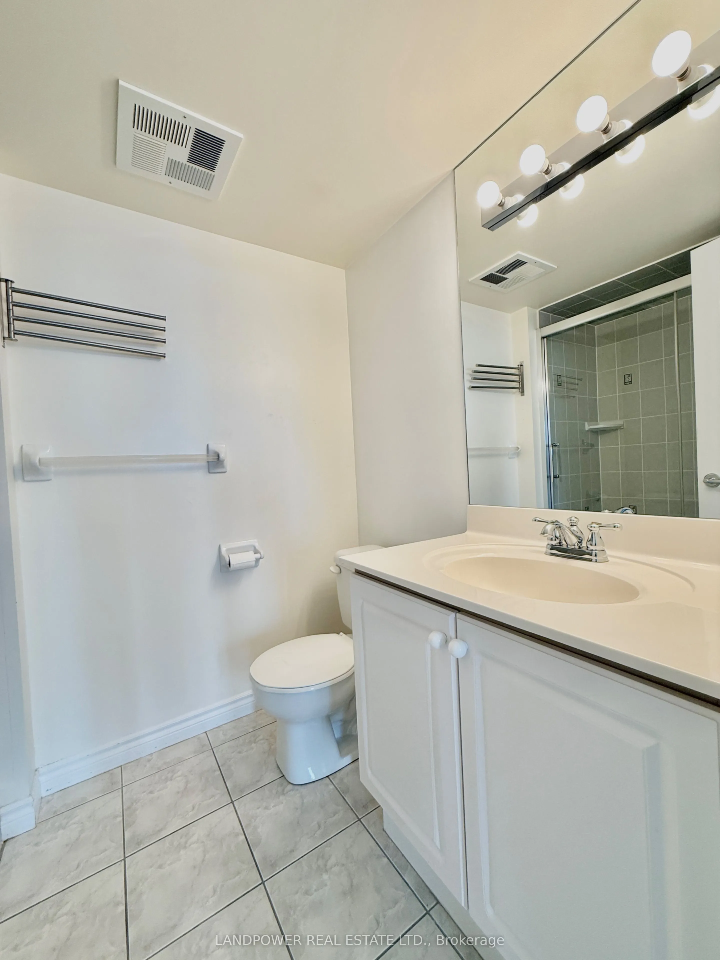 9015 Leslie Street #1202