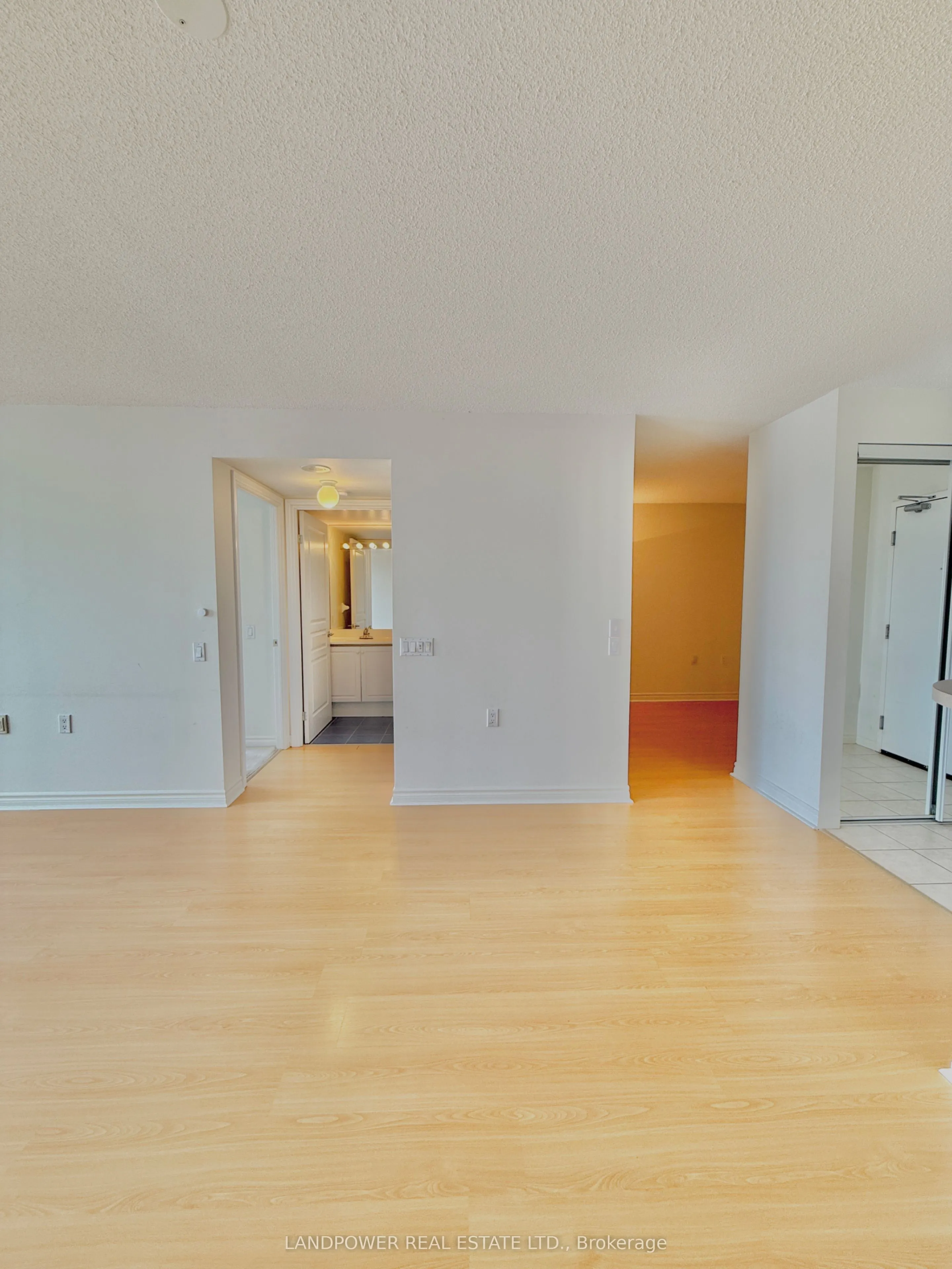 9015 Leslie Street #1202