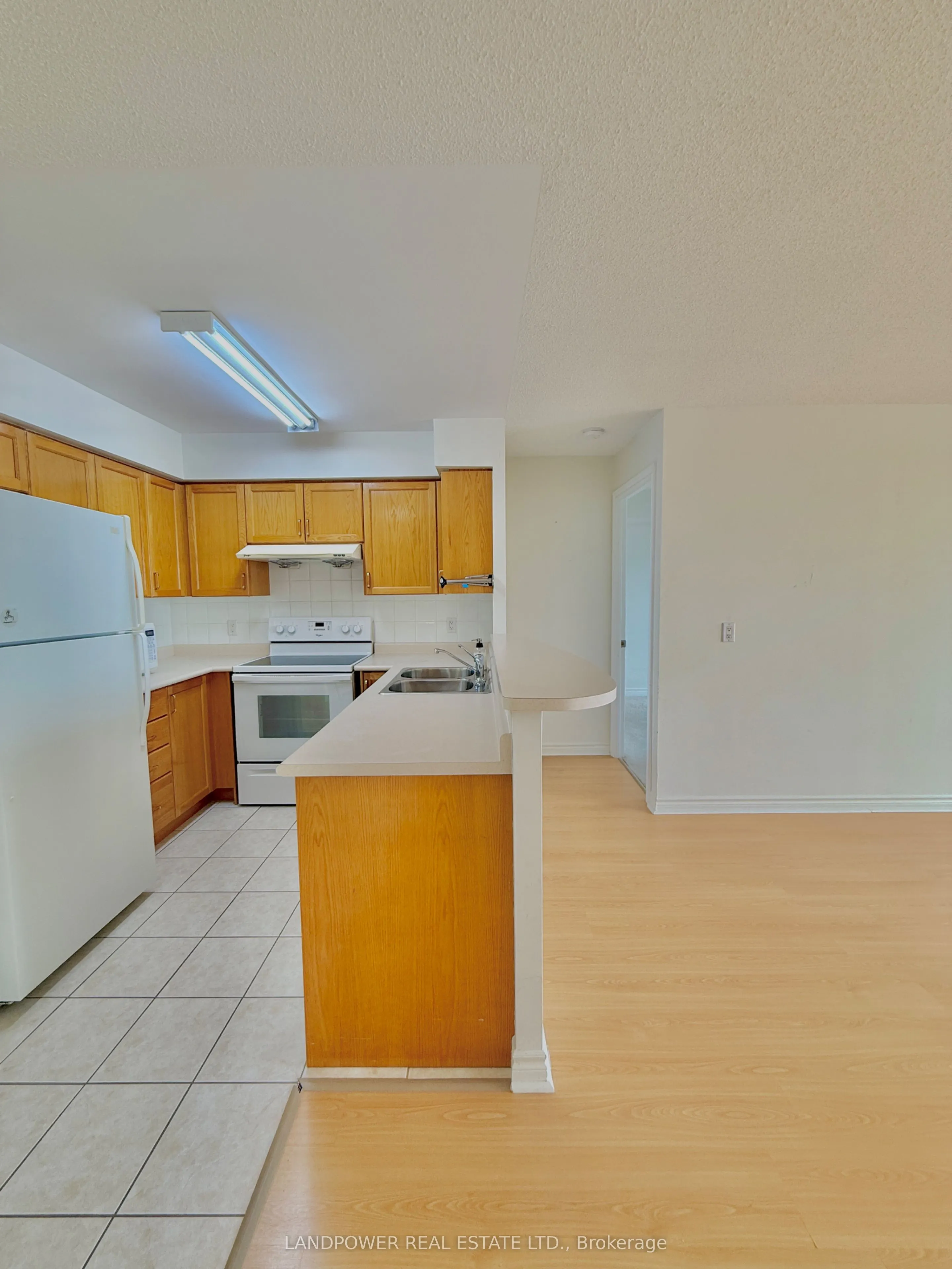 9015 Leslie Street #1202