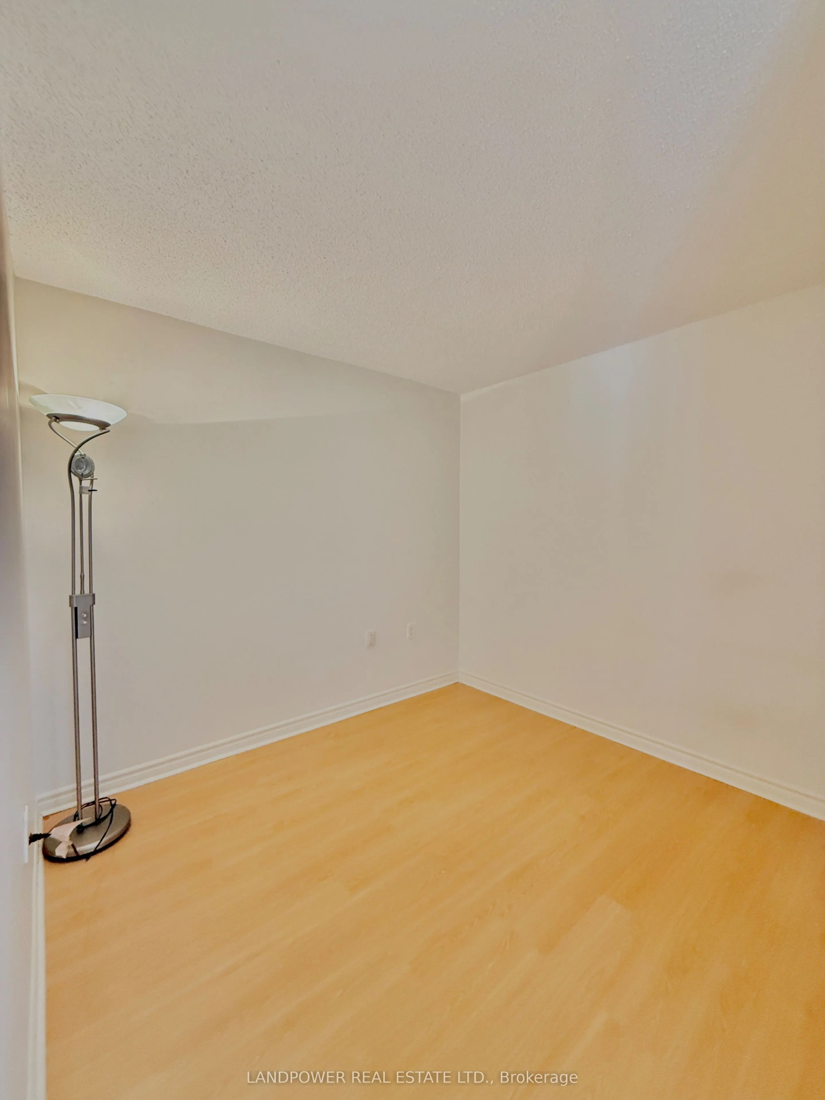9015 Leslie Street #1202