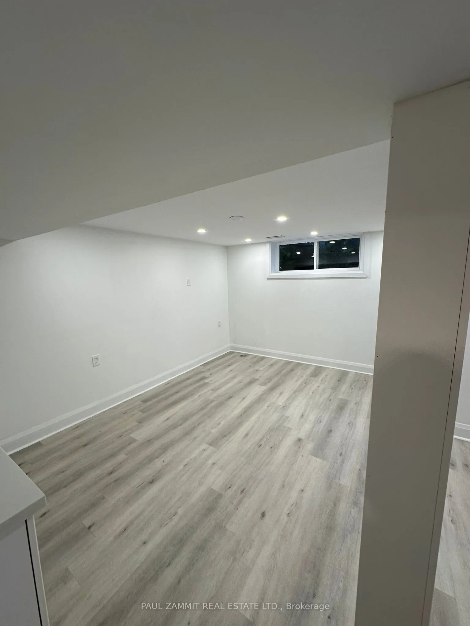 6 King Richard Court