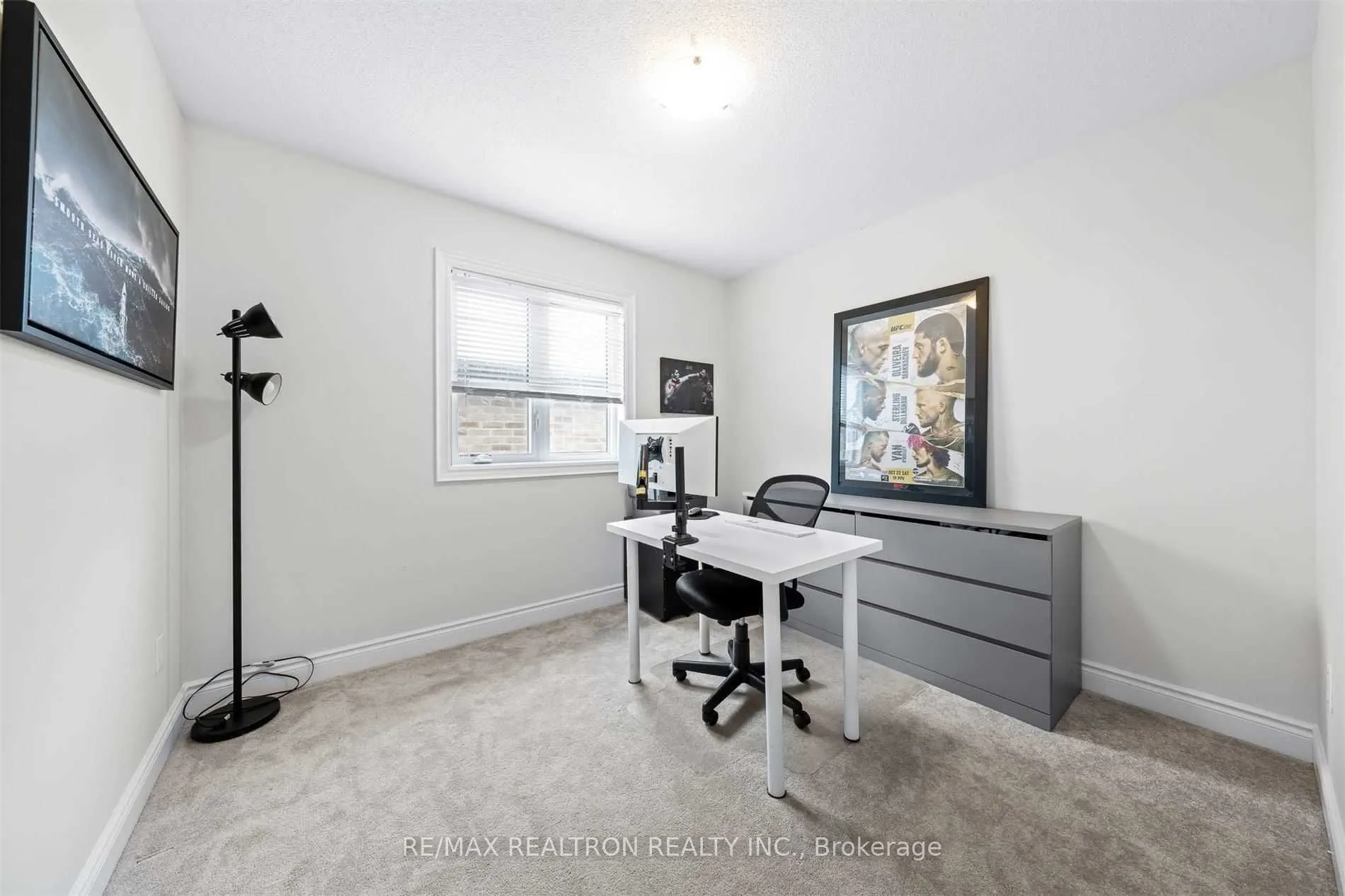 1172 Peelar Crescent