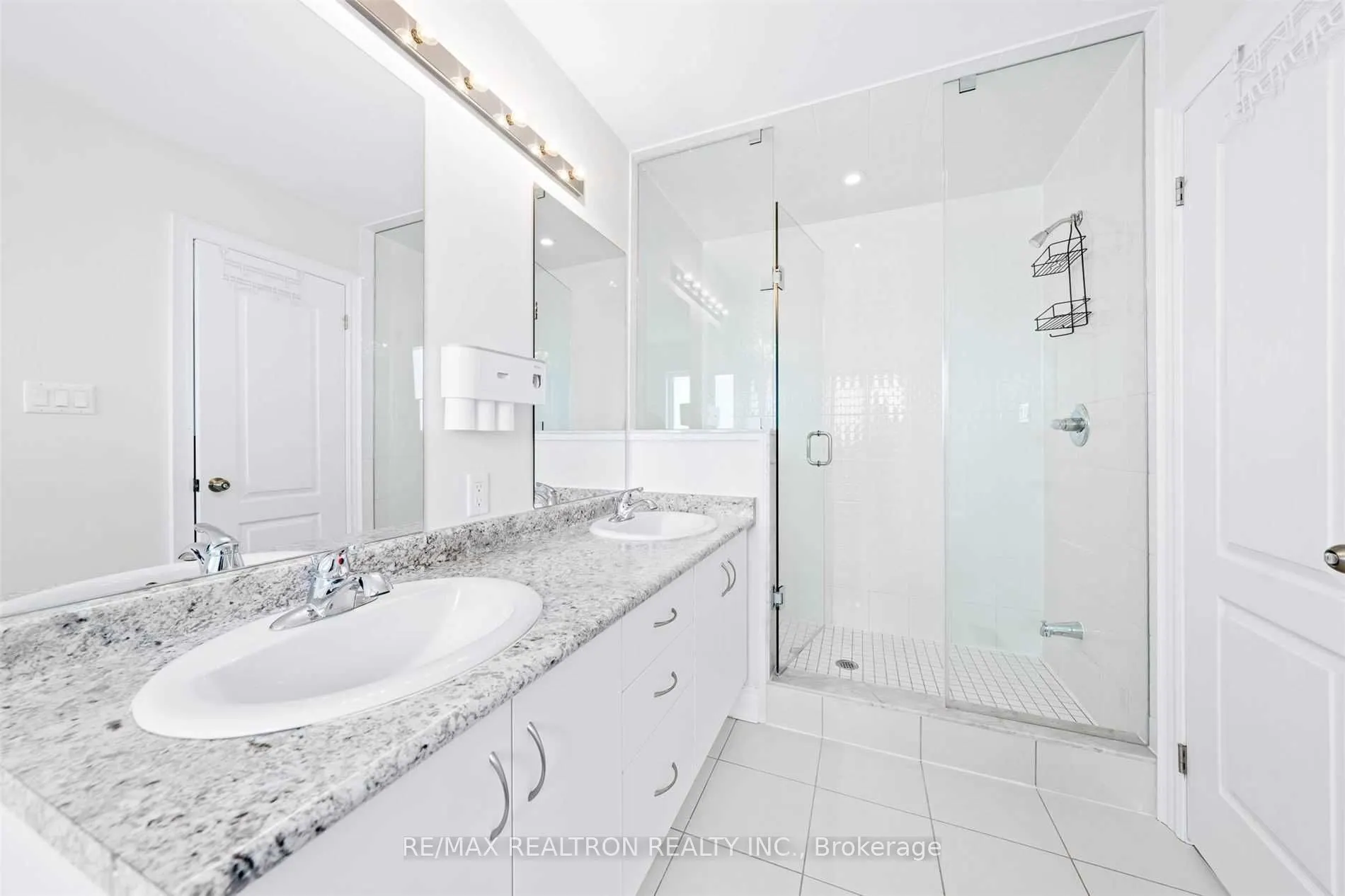 1172 Peelar Crescent
