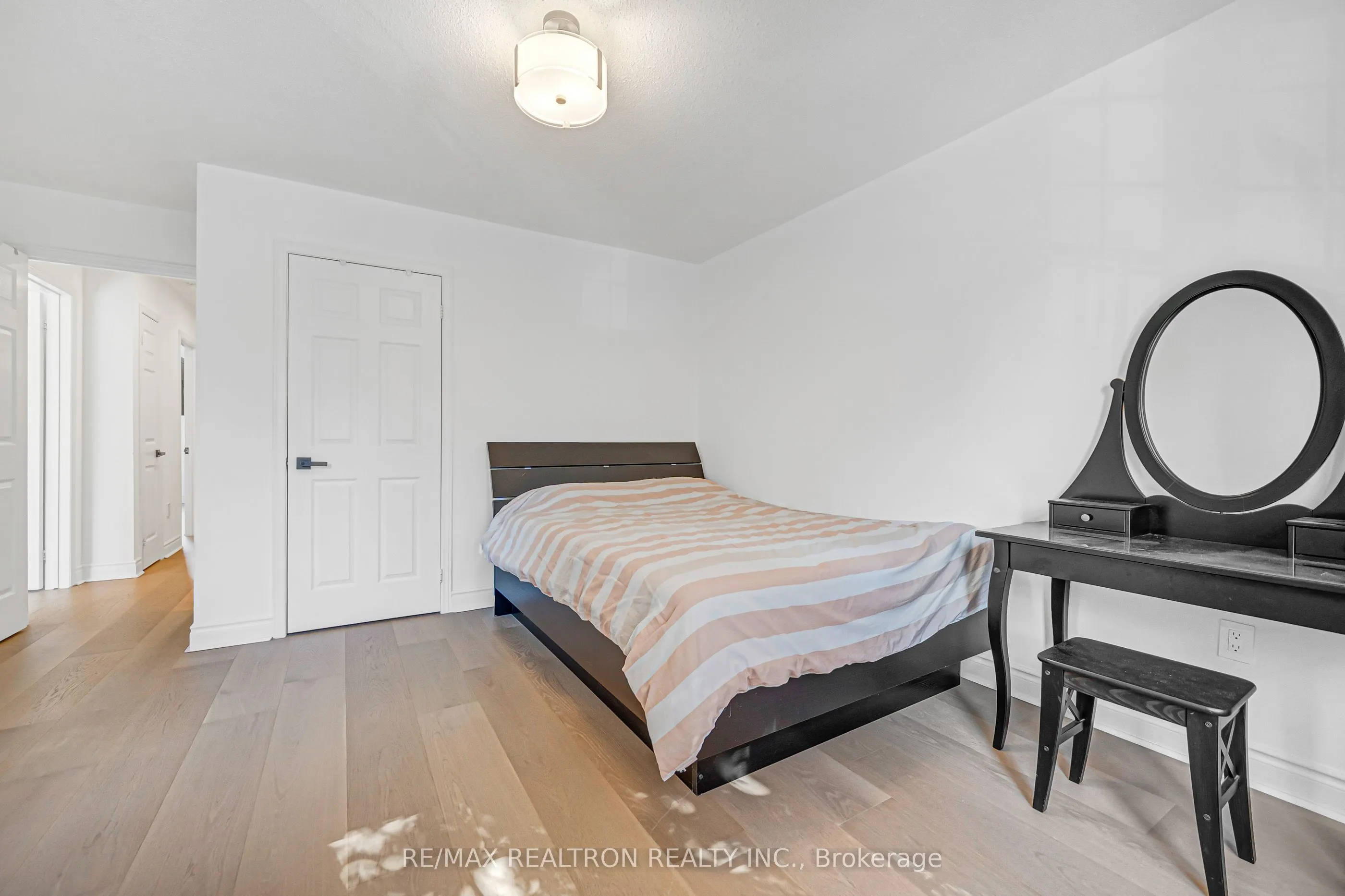 10 Macgregor Avenue