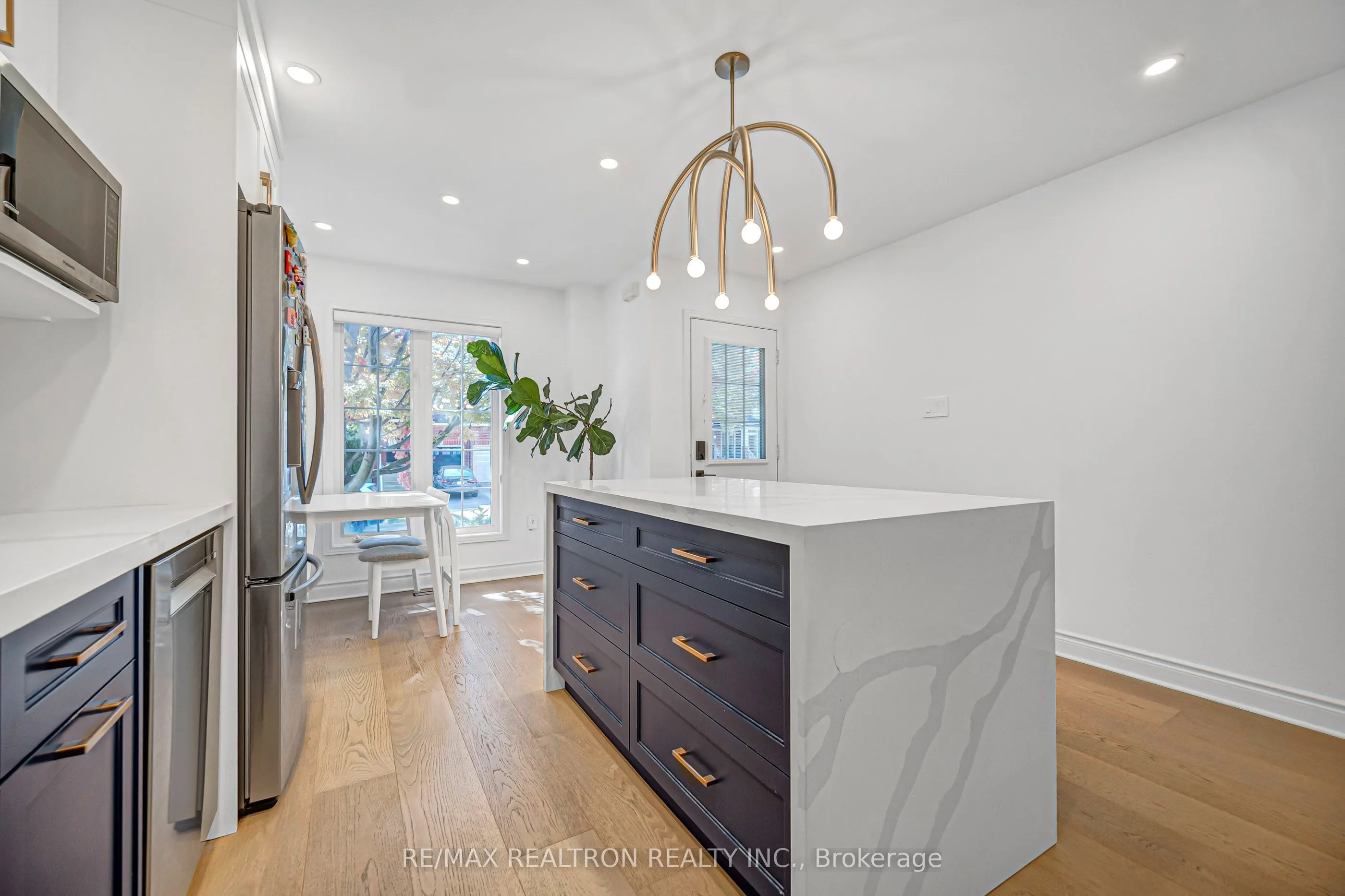 10 Macgregor Avenue