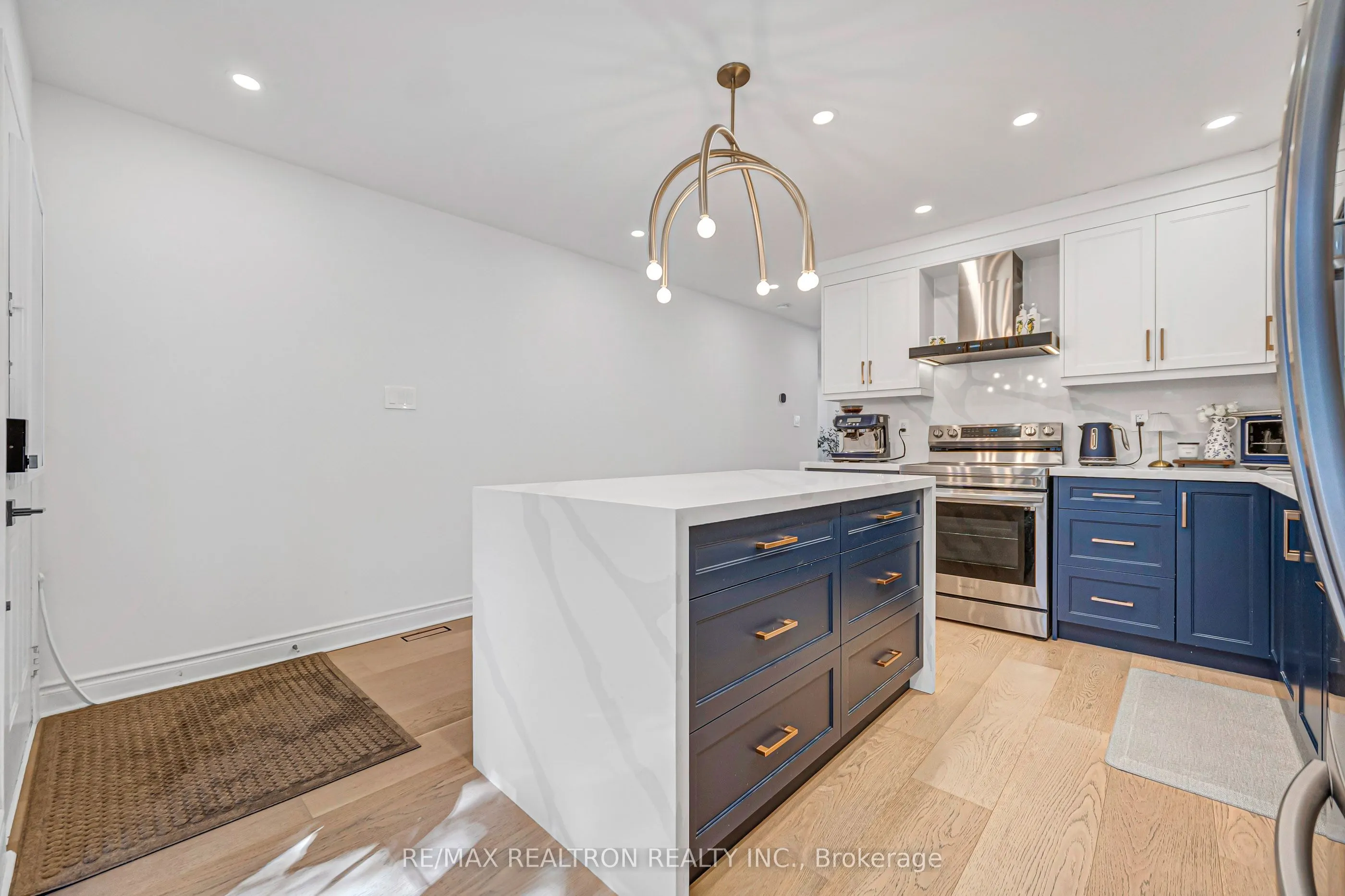 10 Macgregor Avenue