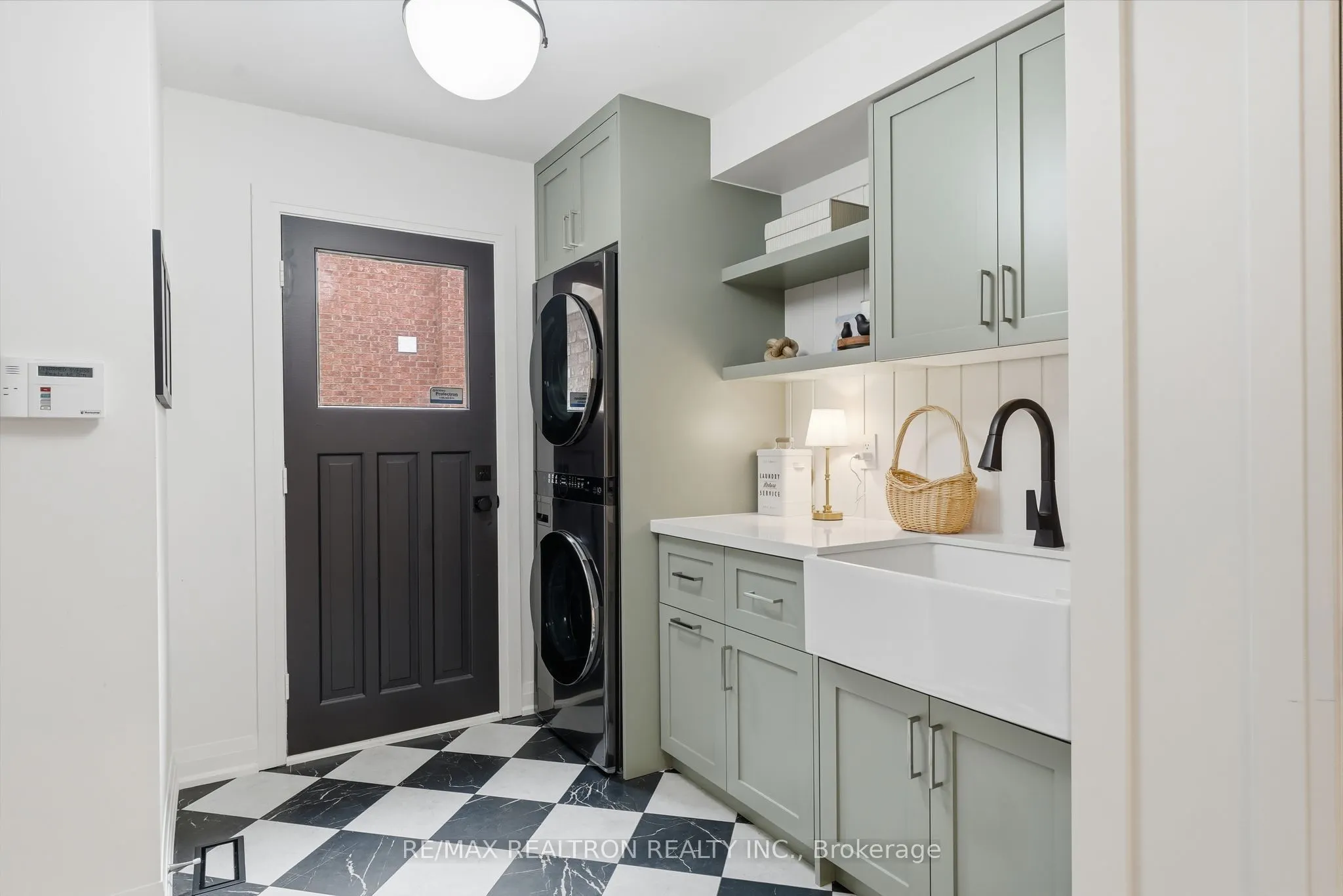 653 Exceller Circle