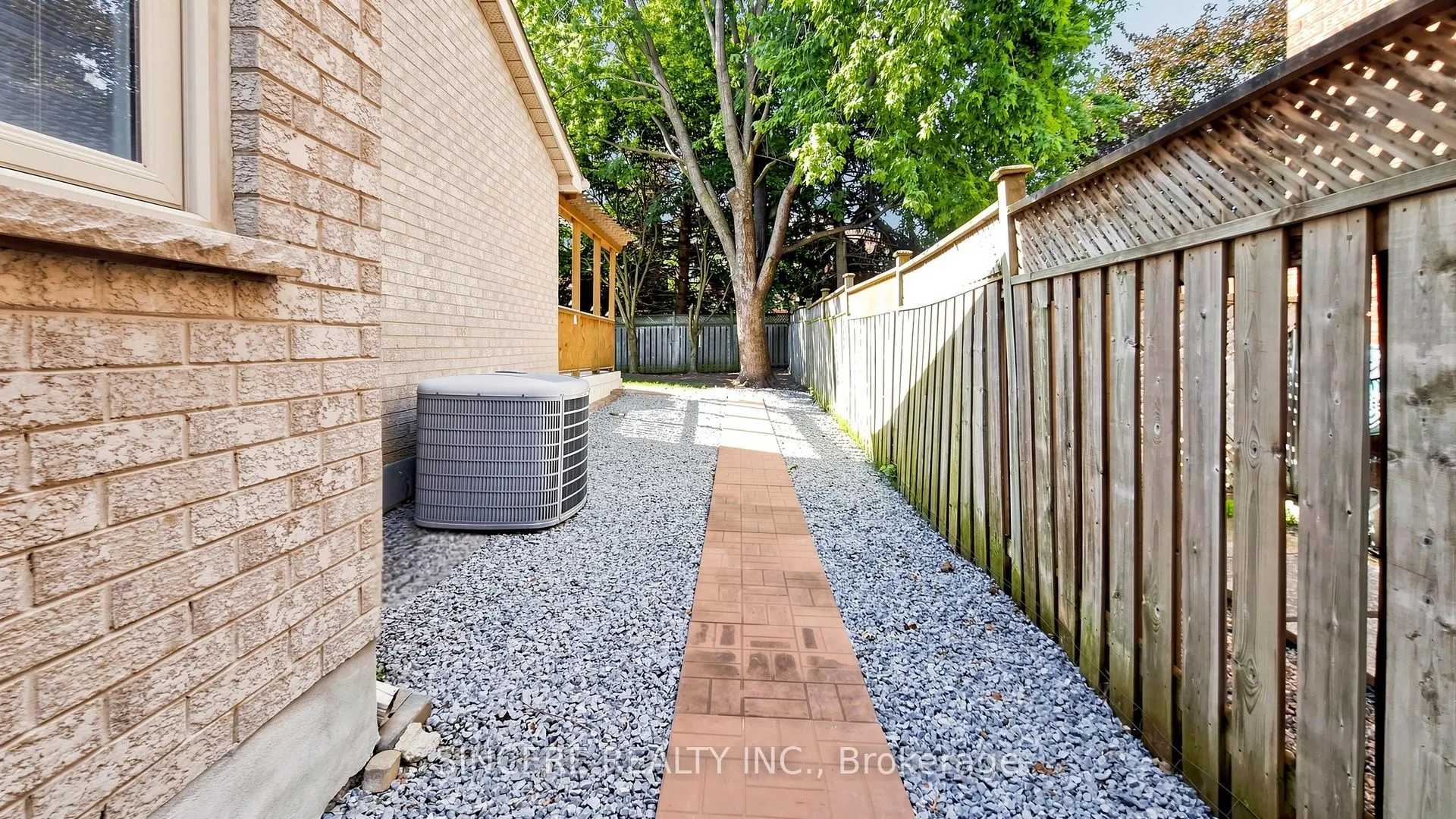 76 Braeside Square
