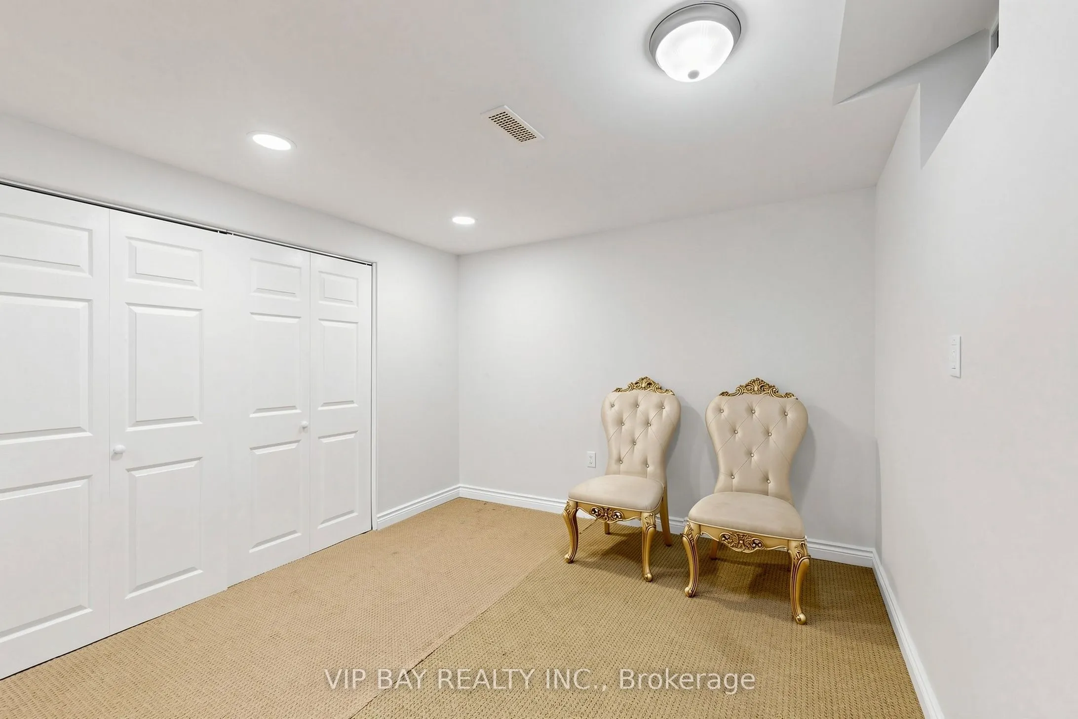 77 Amberview Drive