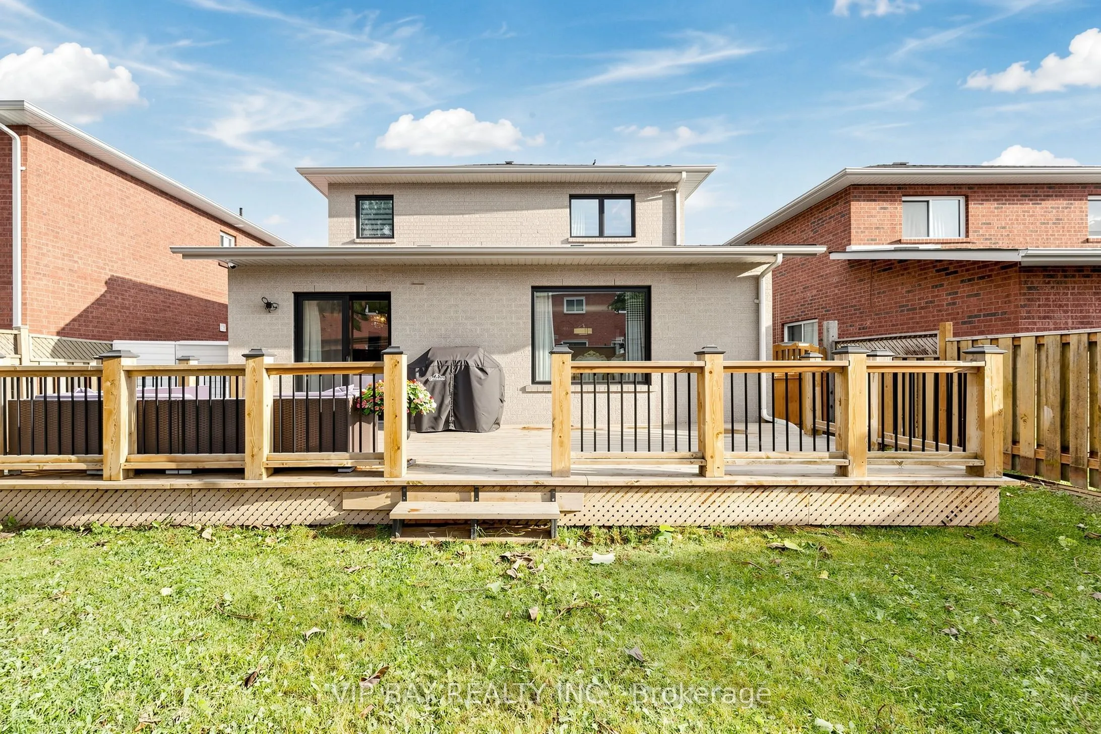 77 Amberview Drive