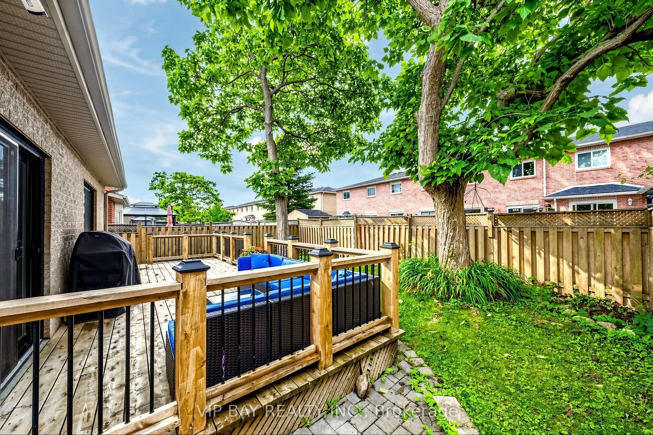 77 Amberview Drive