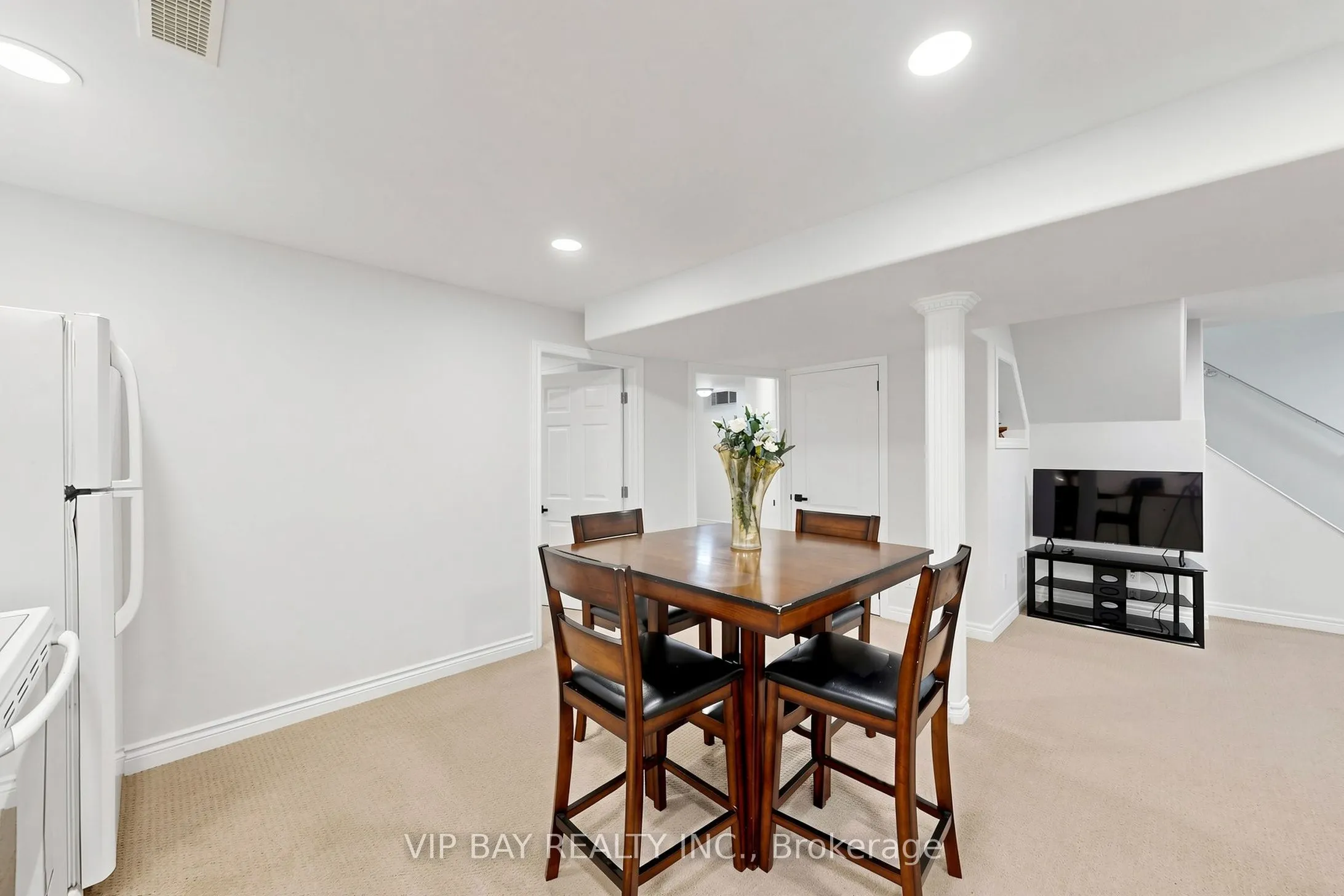 77 Amberview Drive