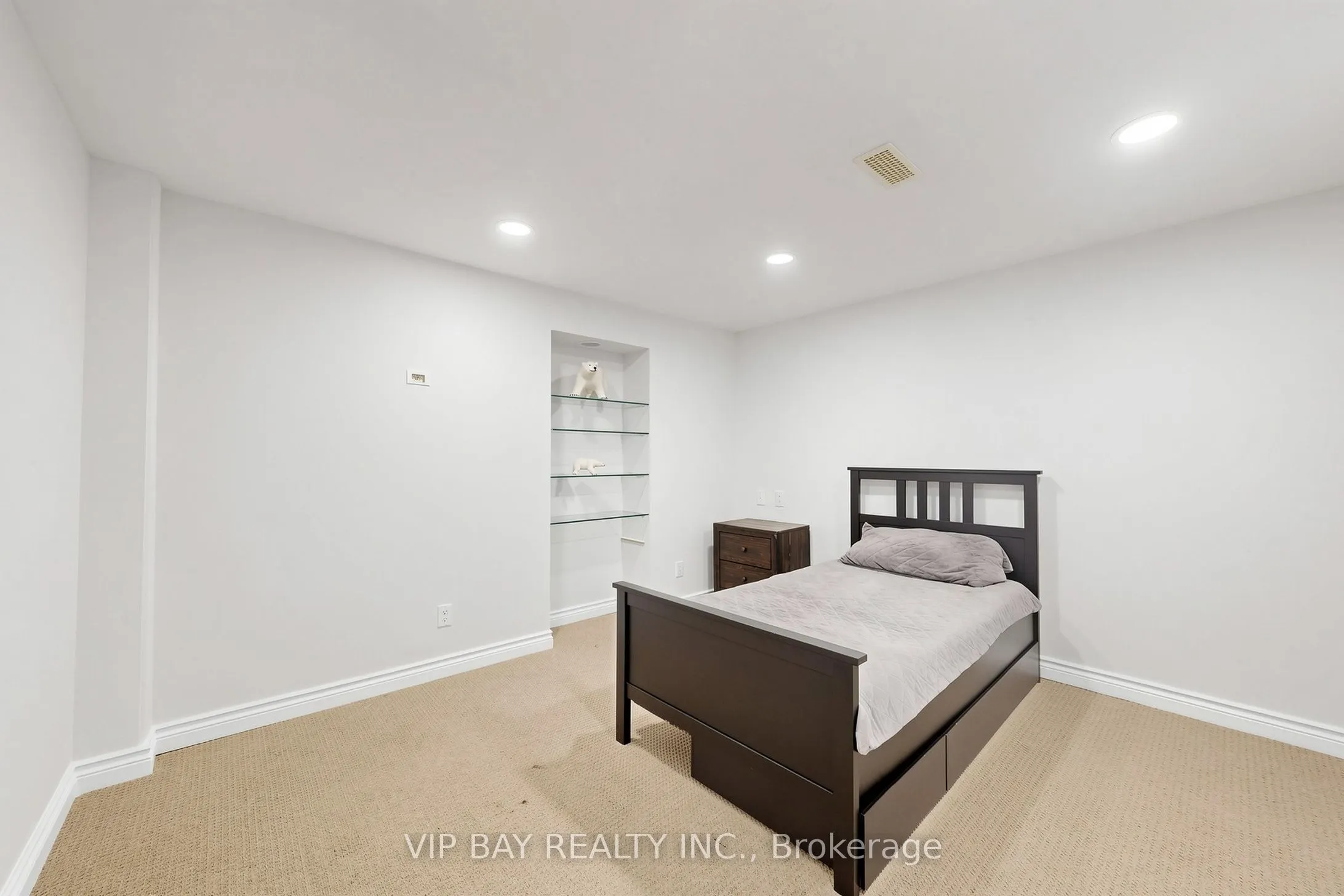 77 Amberview Drive