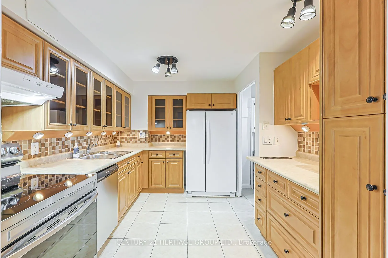 1 Royal Orchard Boulevard #502