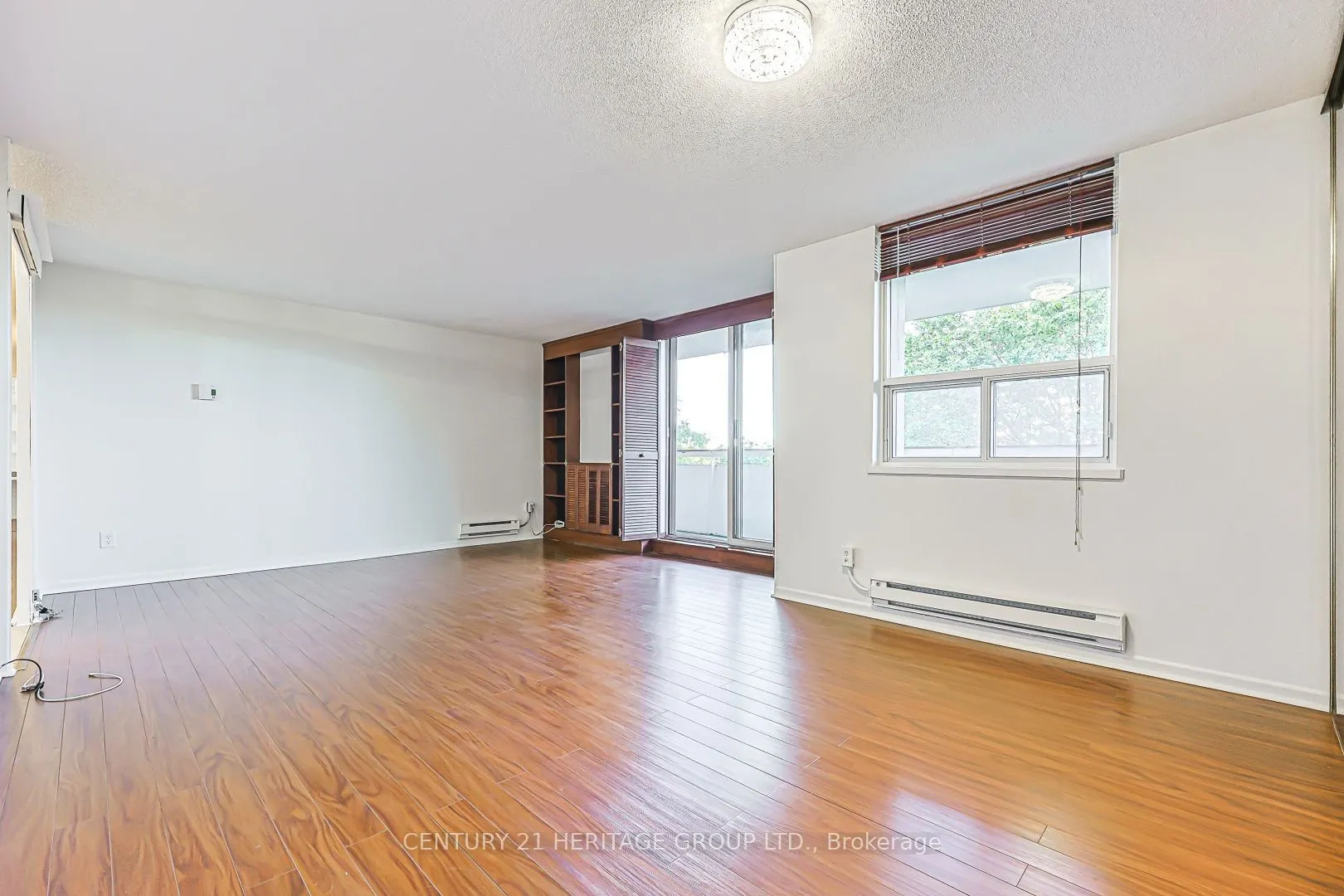 1 Royal Orchard Boulevard #502