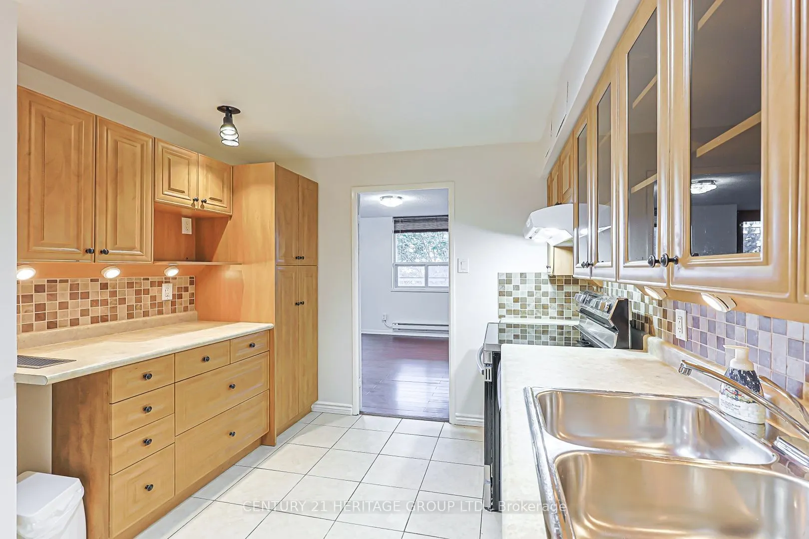 1 Royal Orchard Boulevard #502