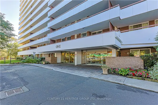 1 Royal Orchard Boulevard