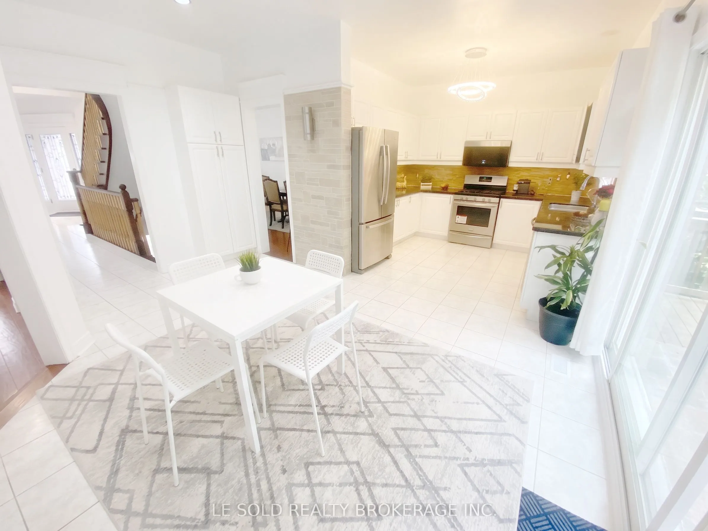 76 Larratt Lane