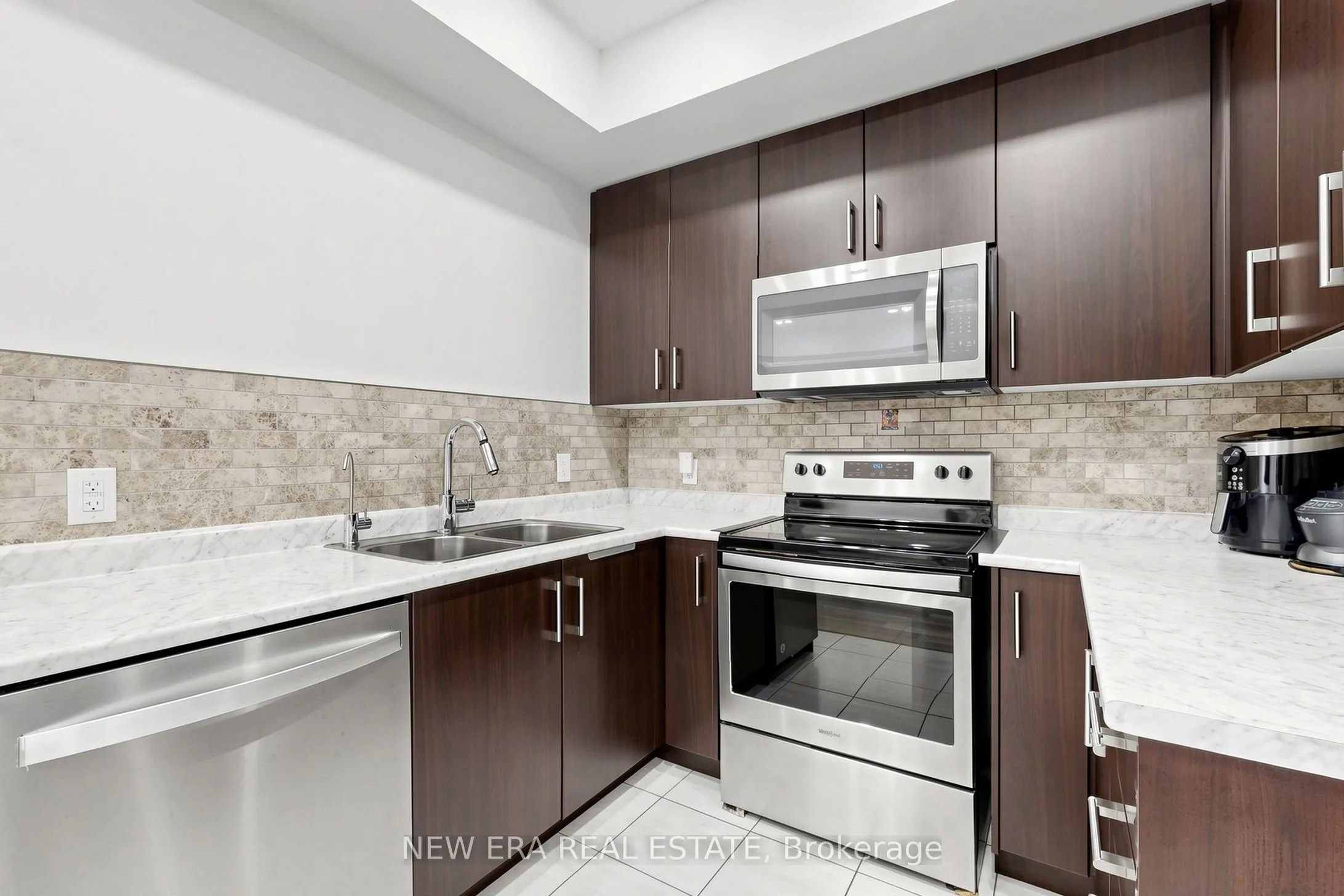 3865 Major Mackenzie Drive W #216