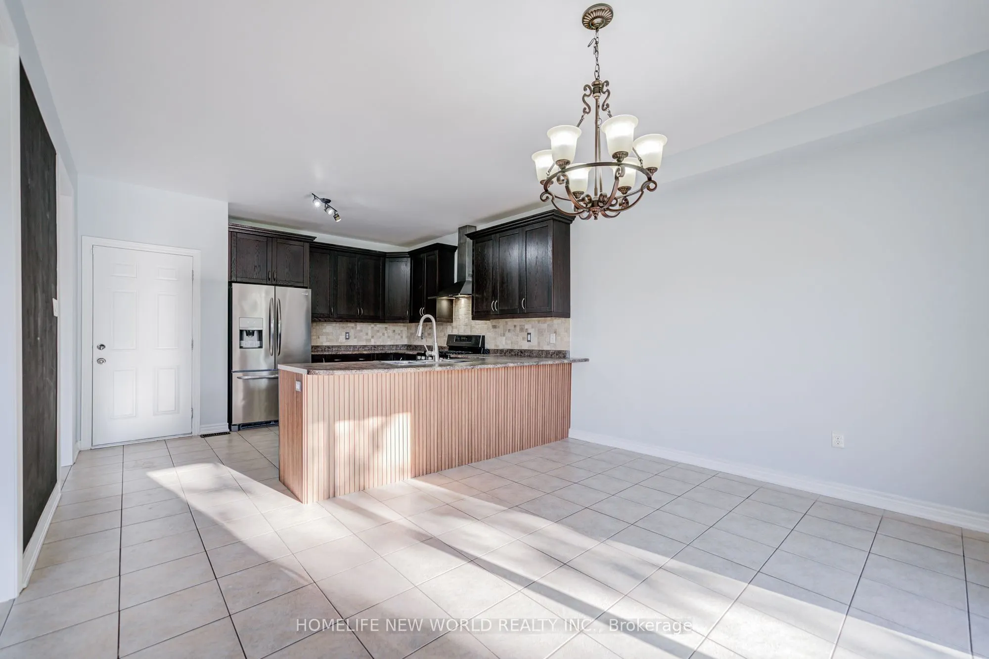 146 Art West Avenue