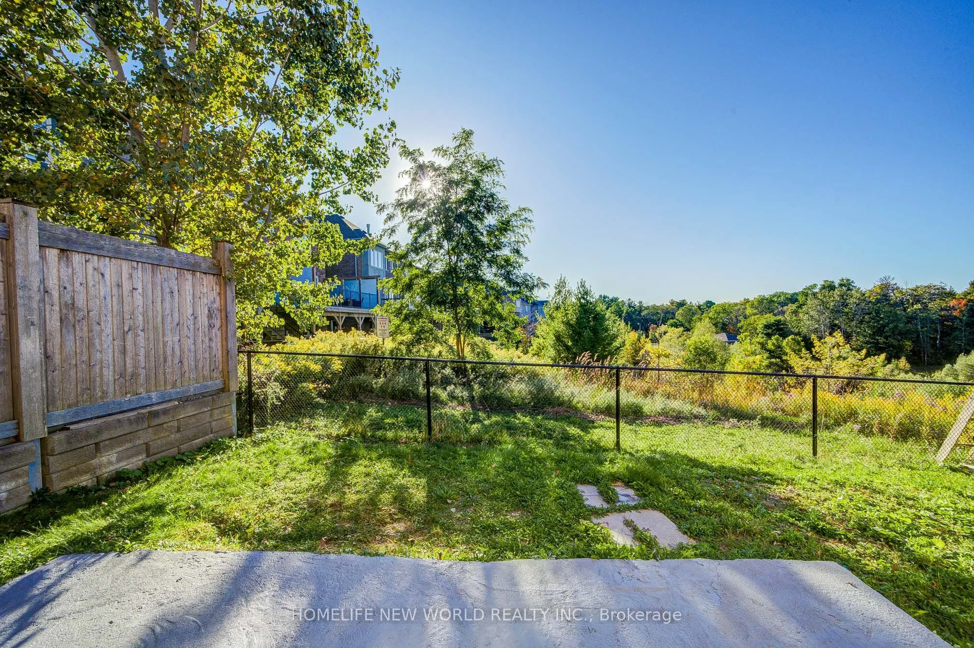 146 Art West Avenue