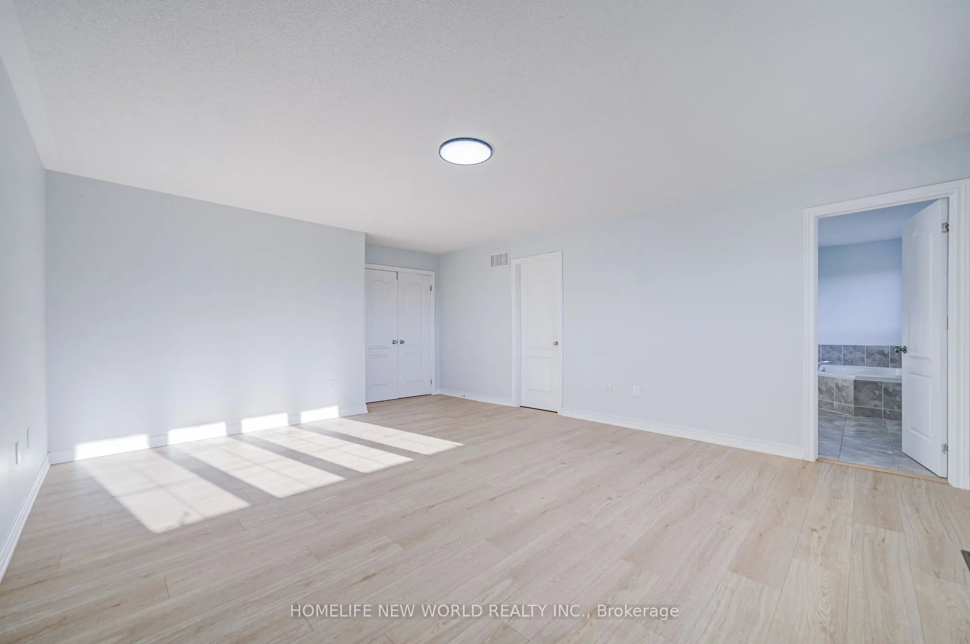 146 Art West Avenue