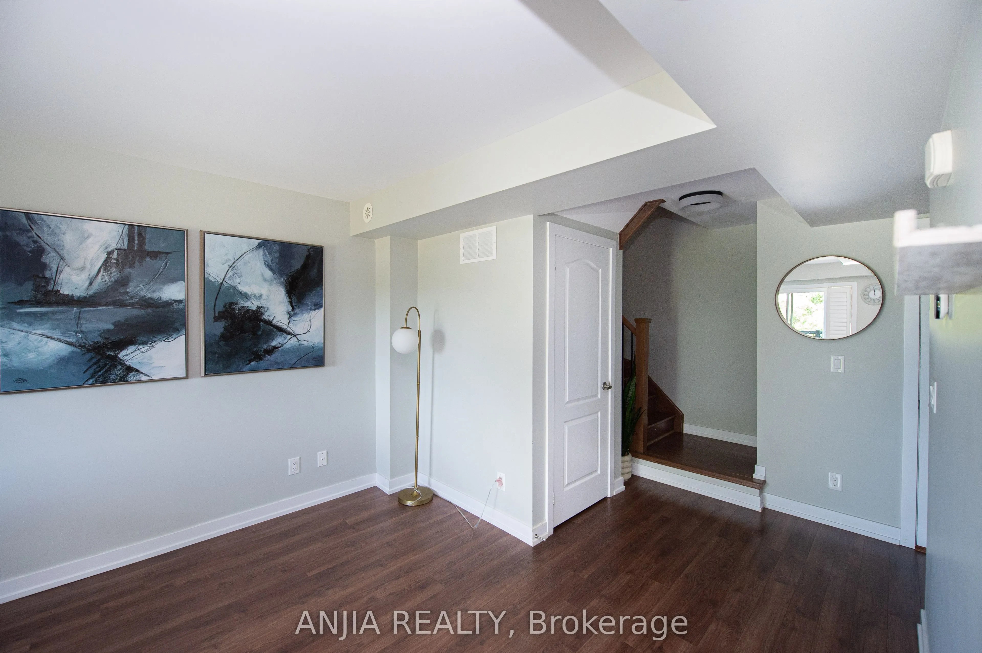 10 Dunsheath Way #207
