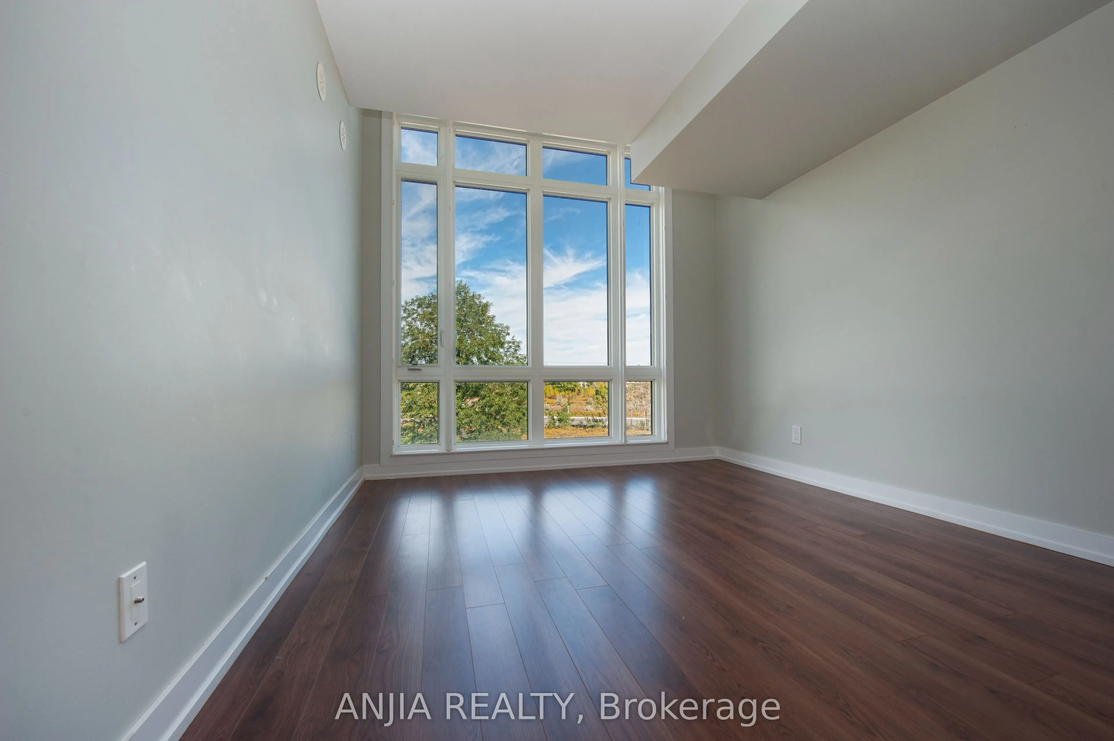 10 Dunsheath Way #207