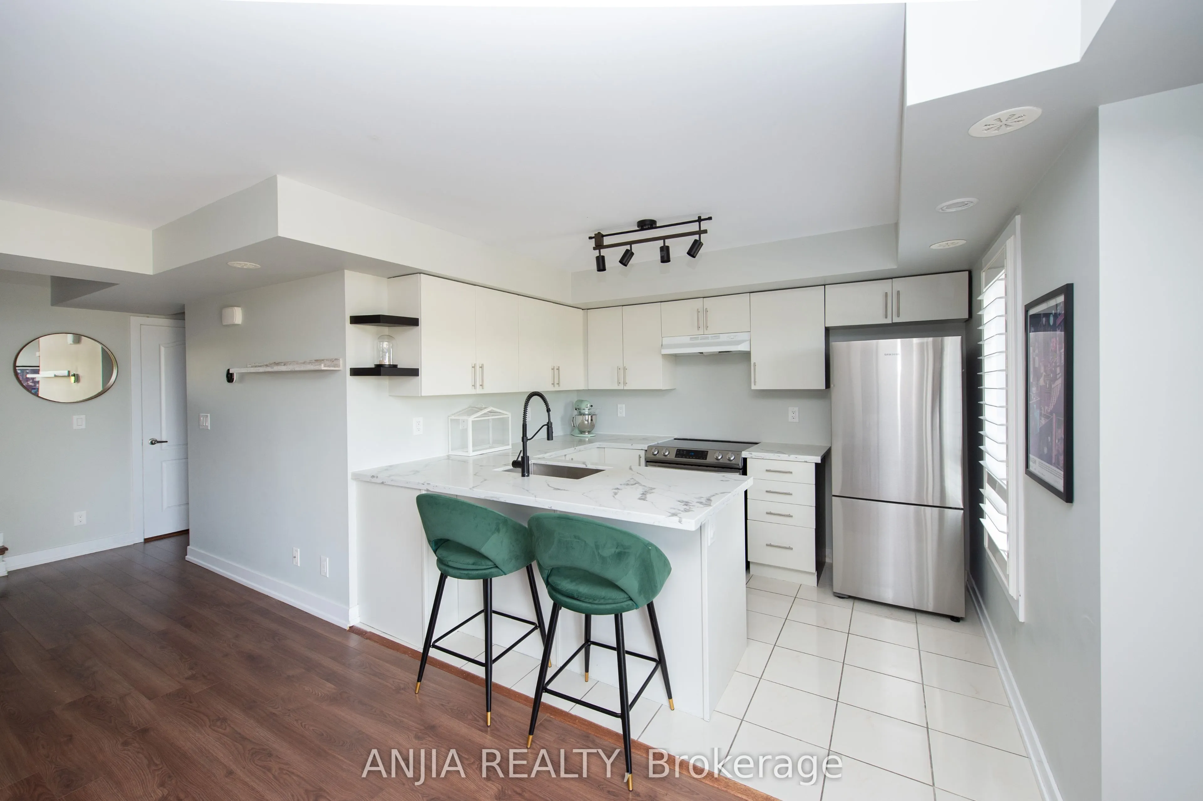 10 Dunsheath Way #207