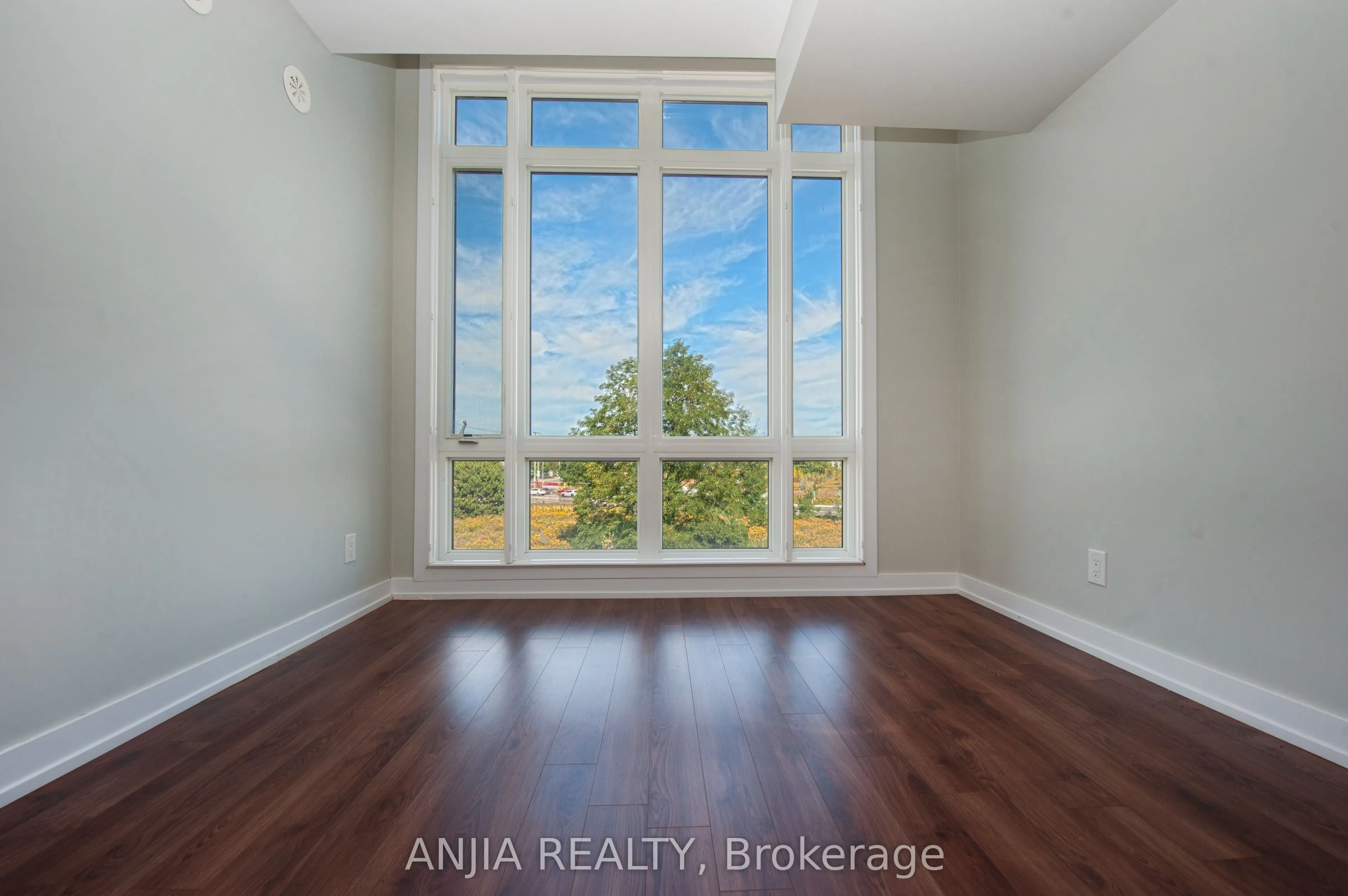 10 Dunsheath Way #207