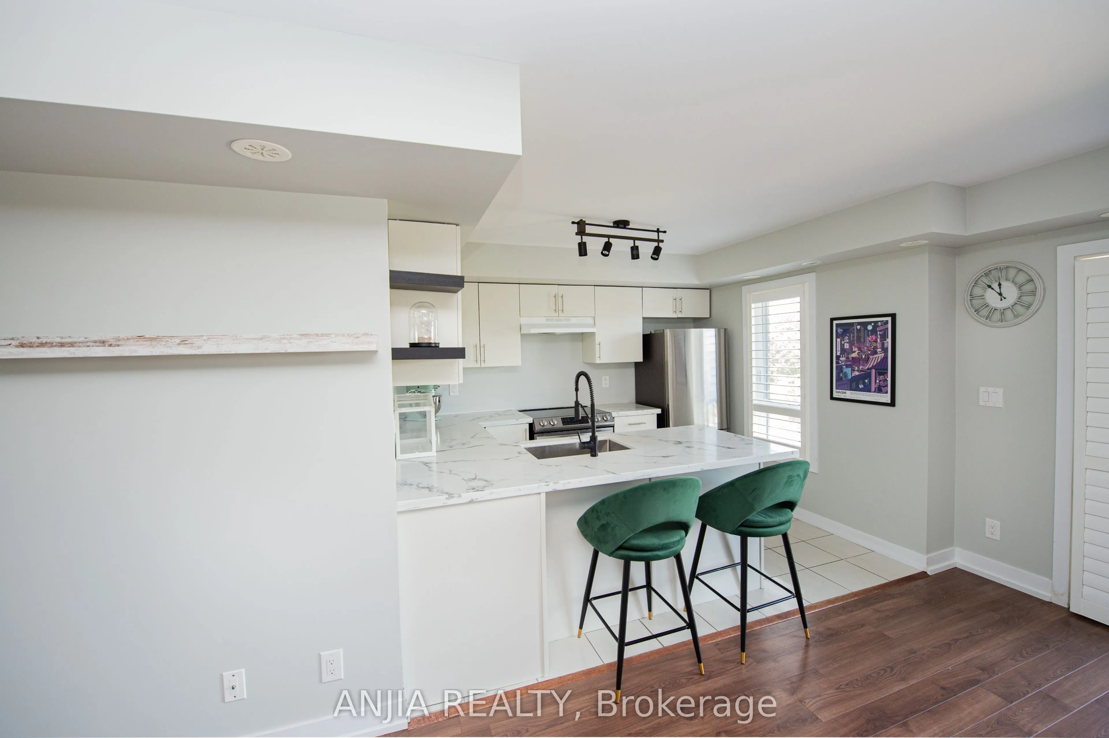 10 Dunsheath Way #207