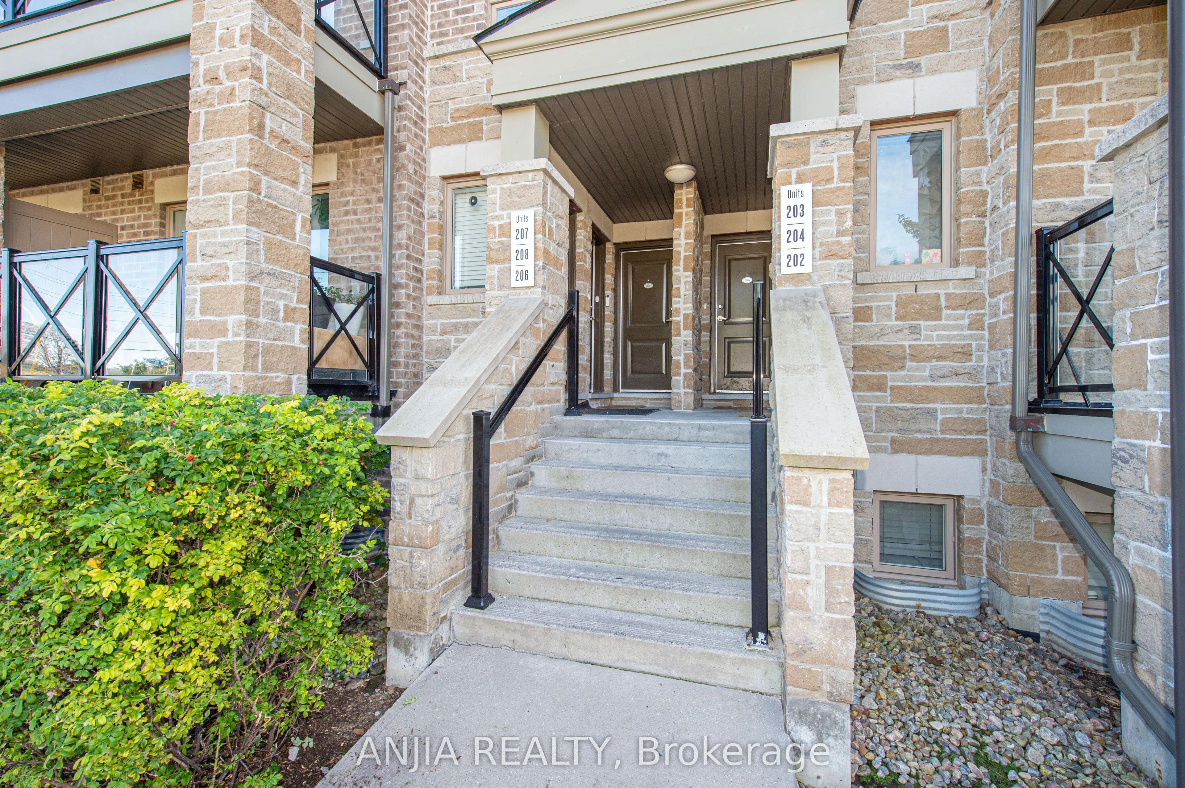 10 Dunsheath Way #207