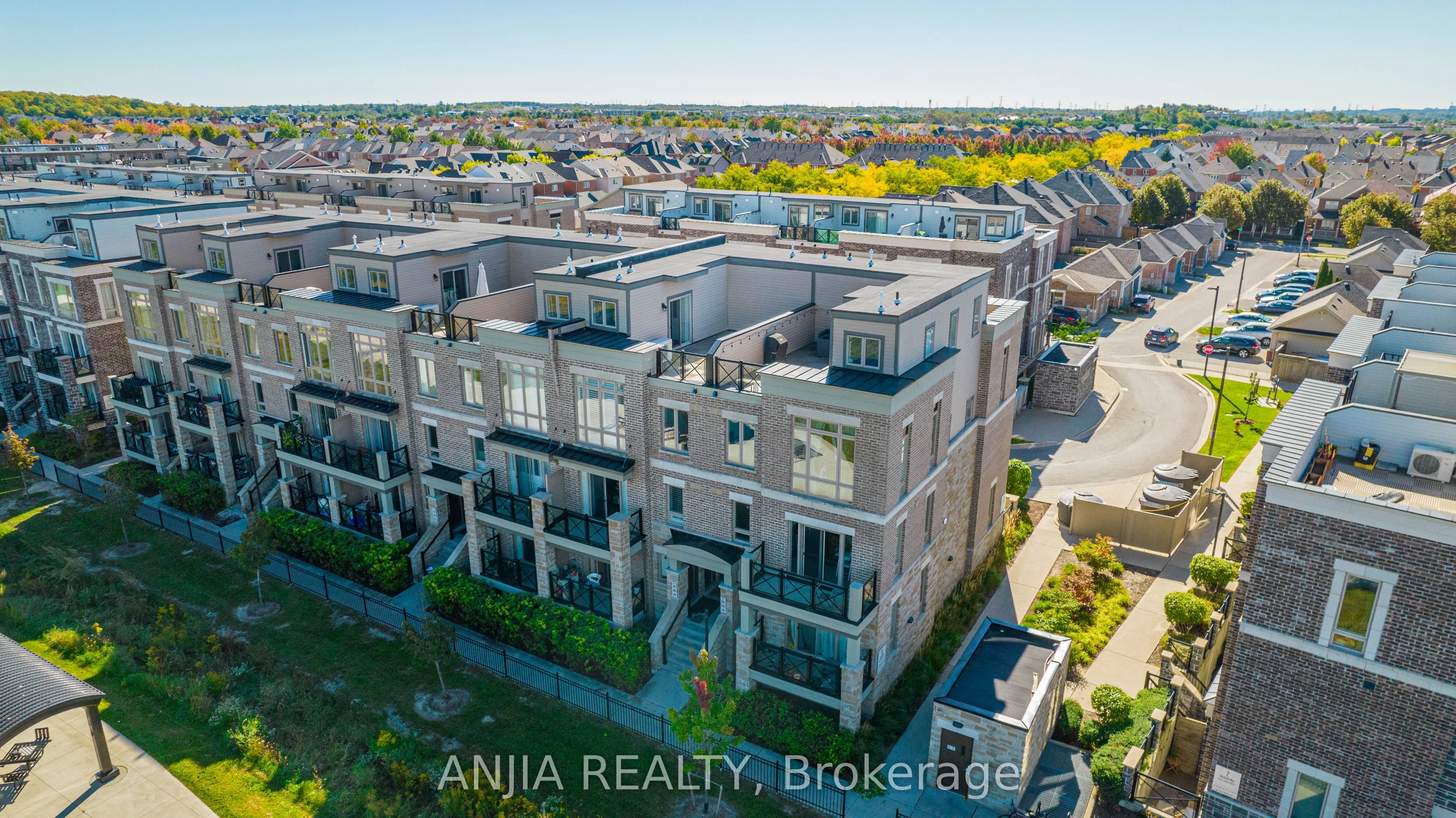 10 Dunsheath Way #207