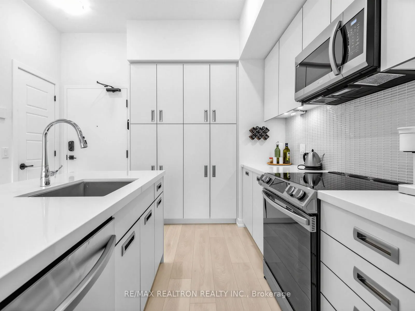 415 Sea Ray Avenue #101