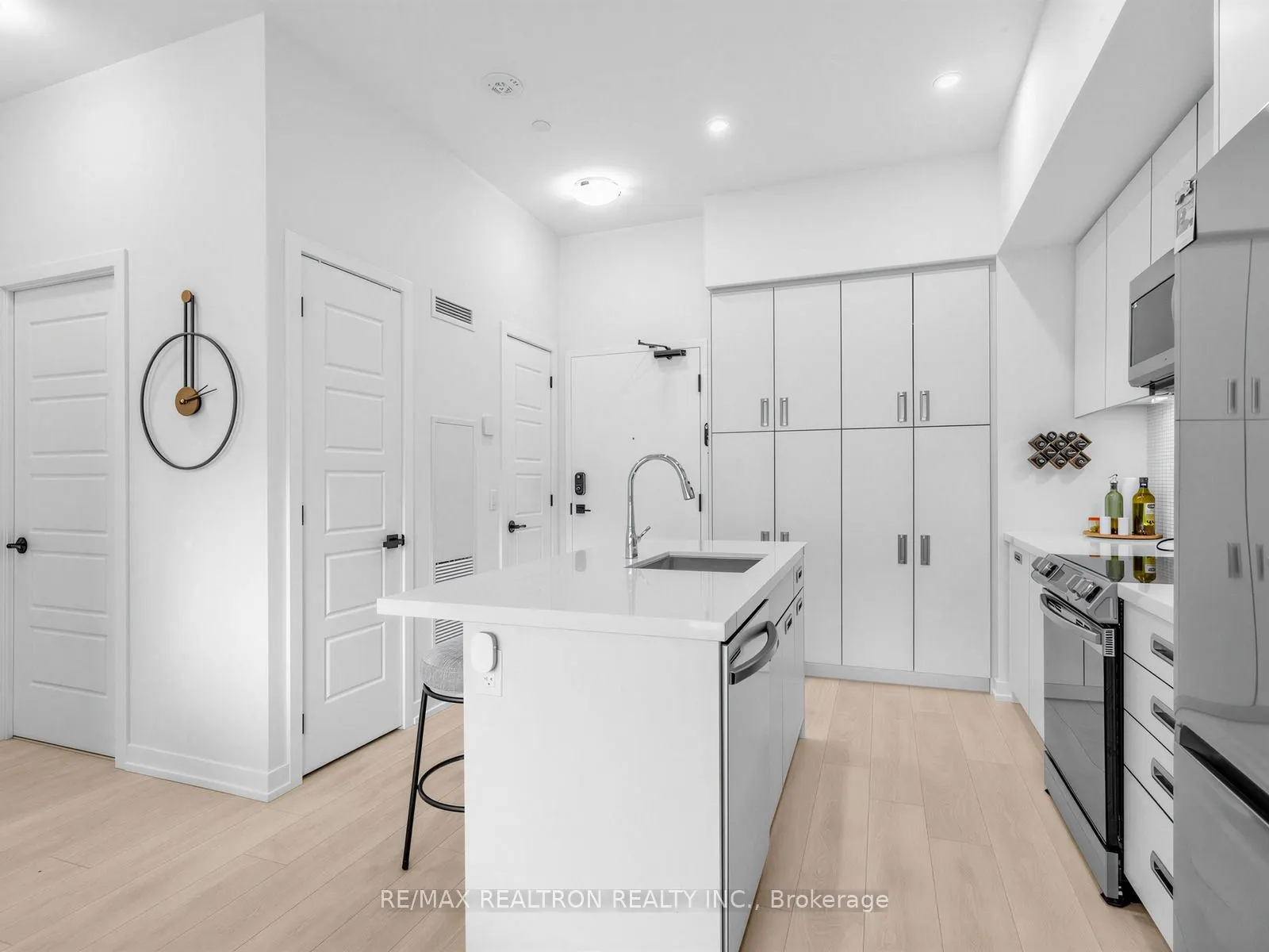 415 Sea Ray Avenue #101
