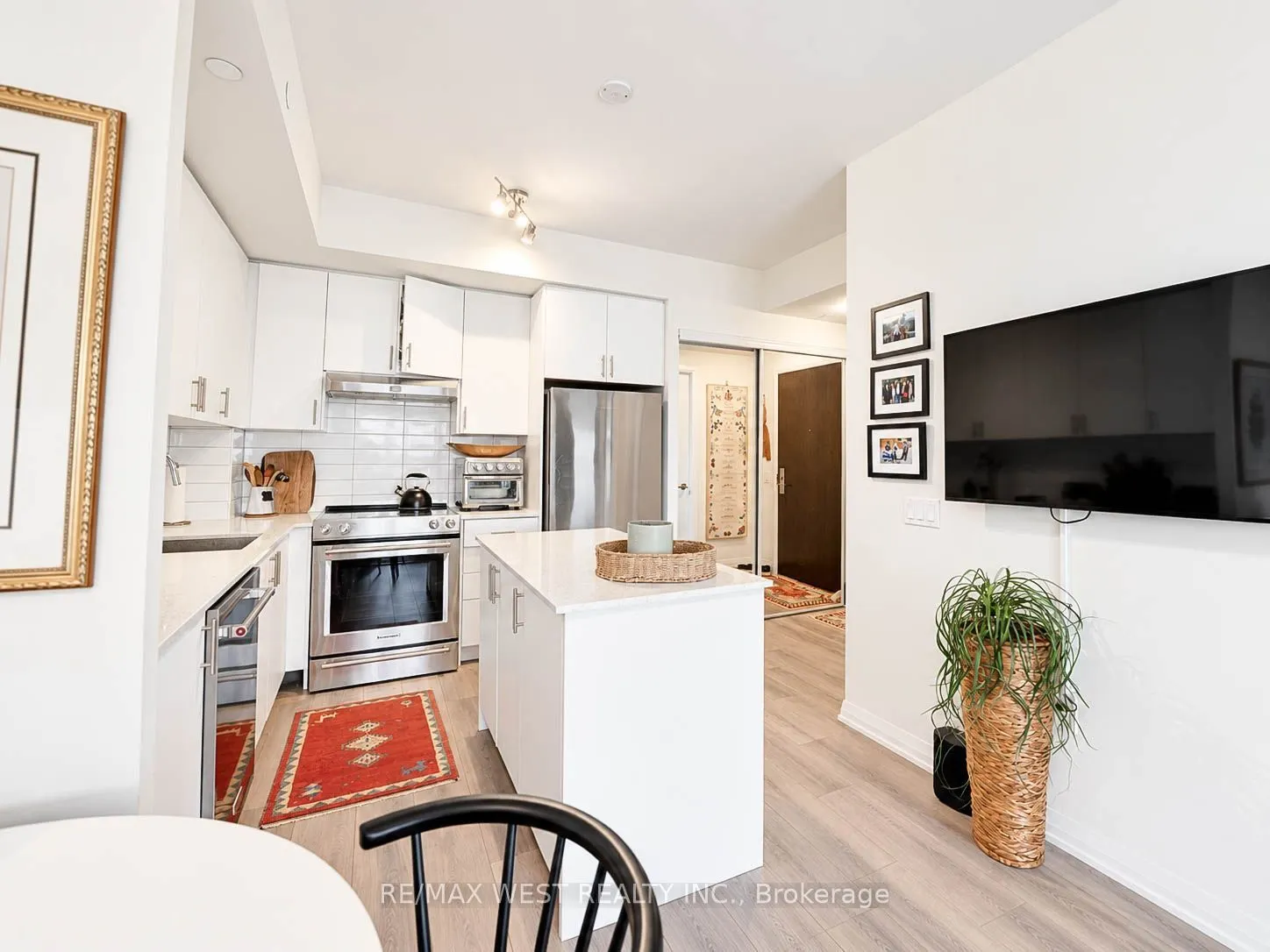 9000 Jane Street #1019