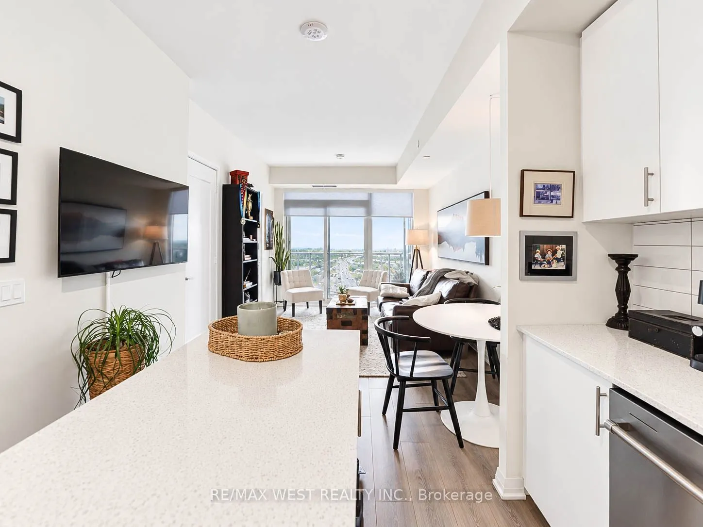9000 Jane Street #1019