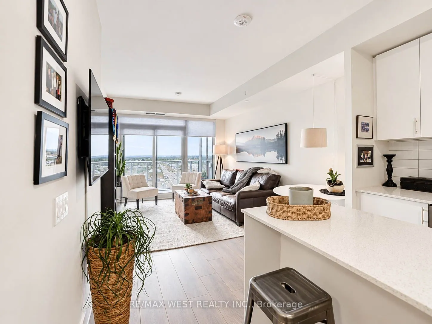 9000 Jane Street #1019