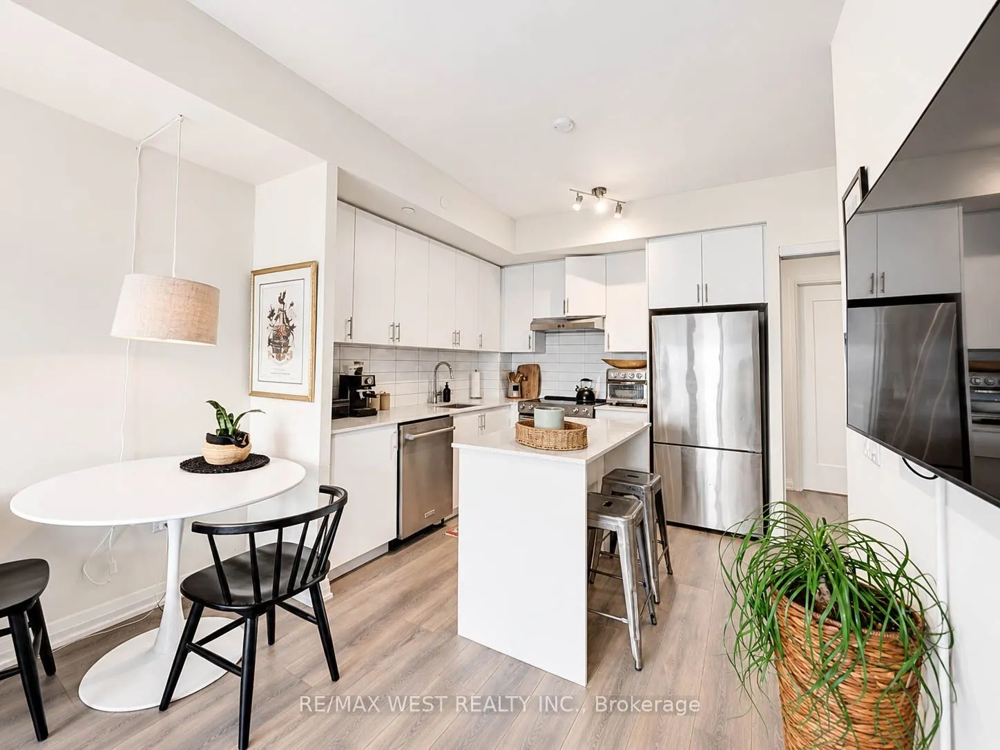 9000 Jane Street #1019