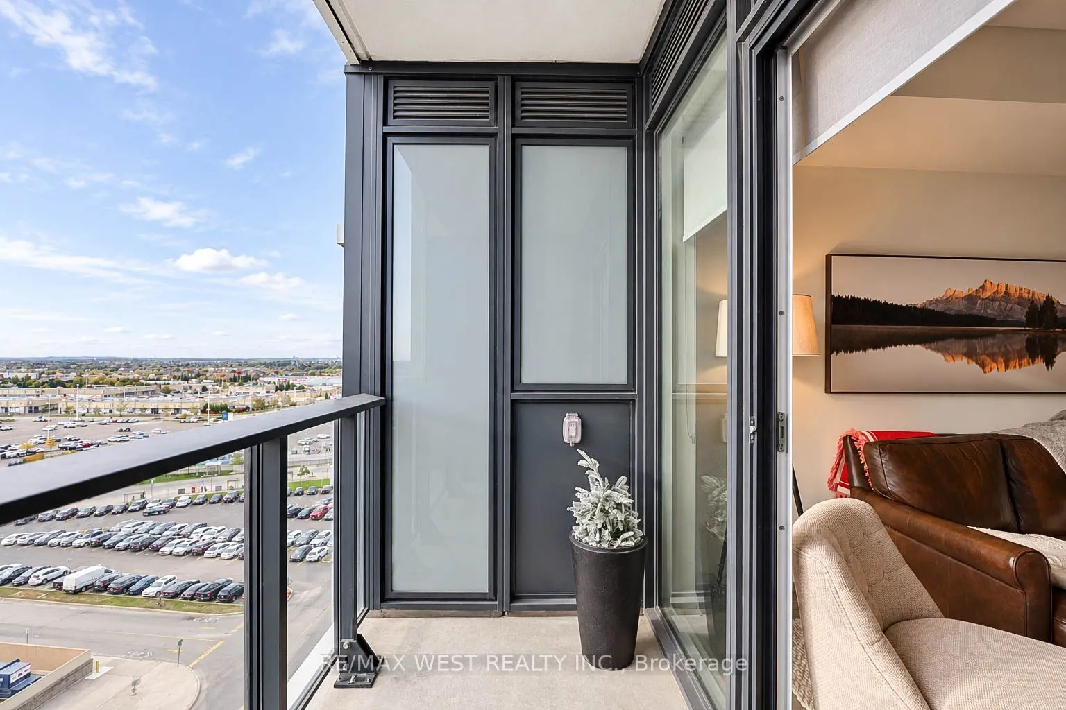 9000 Jane Street #1019