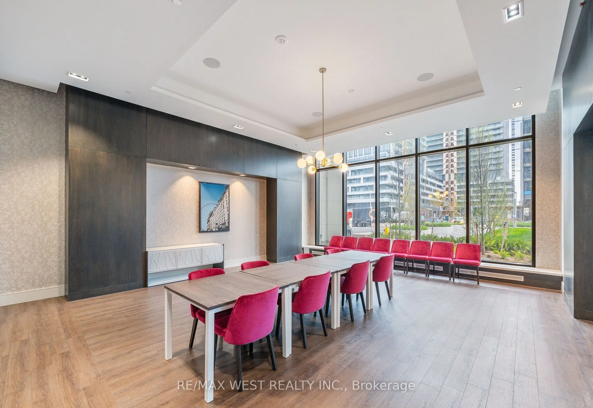 9000 Jane Street #1019