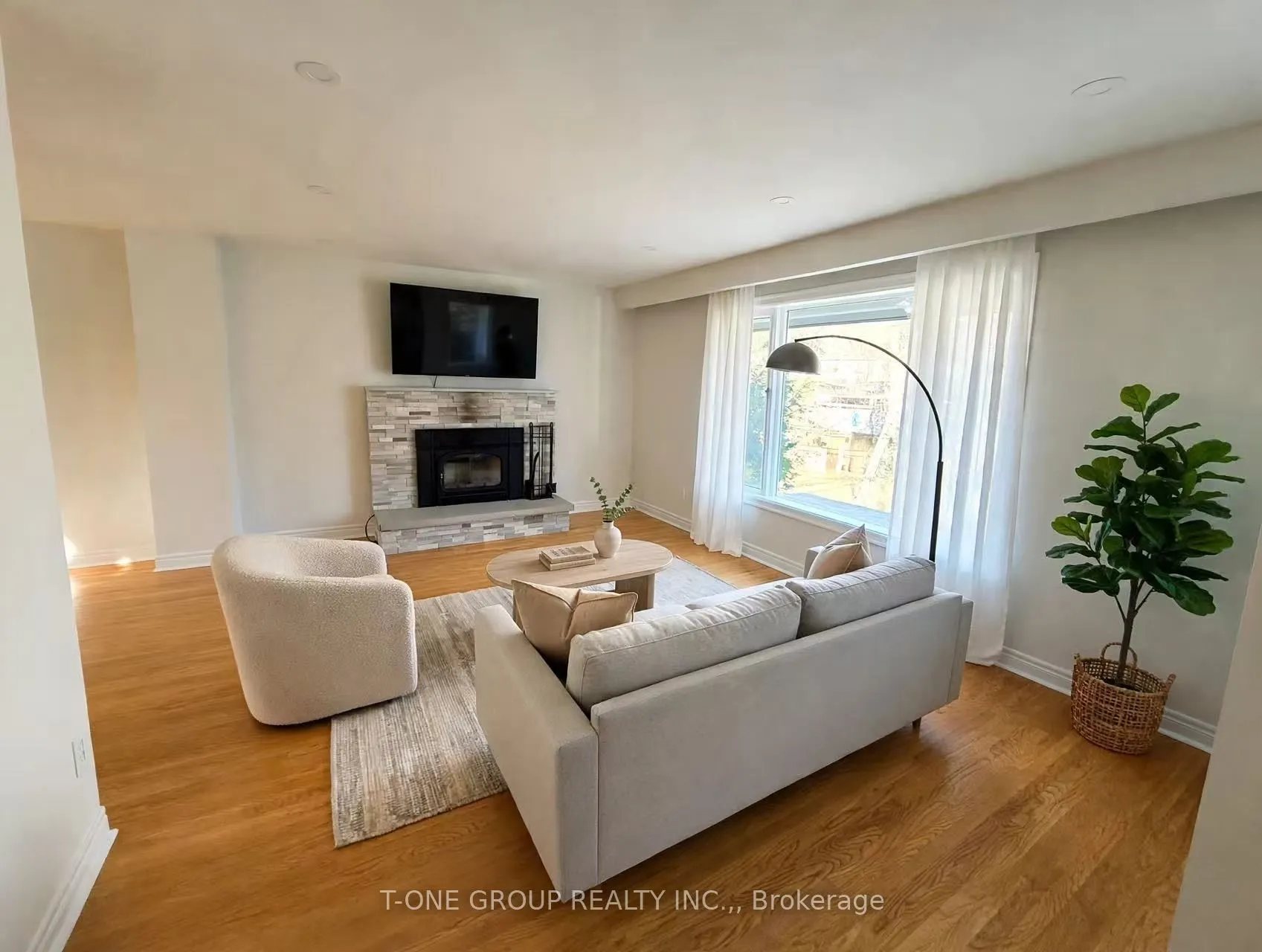 77 Parkway Avenue