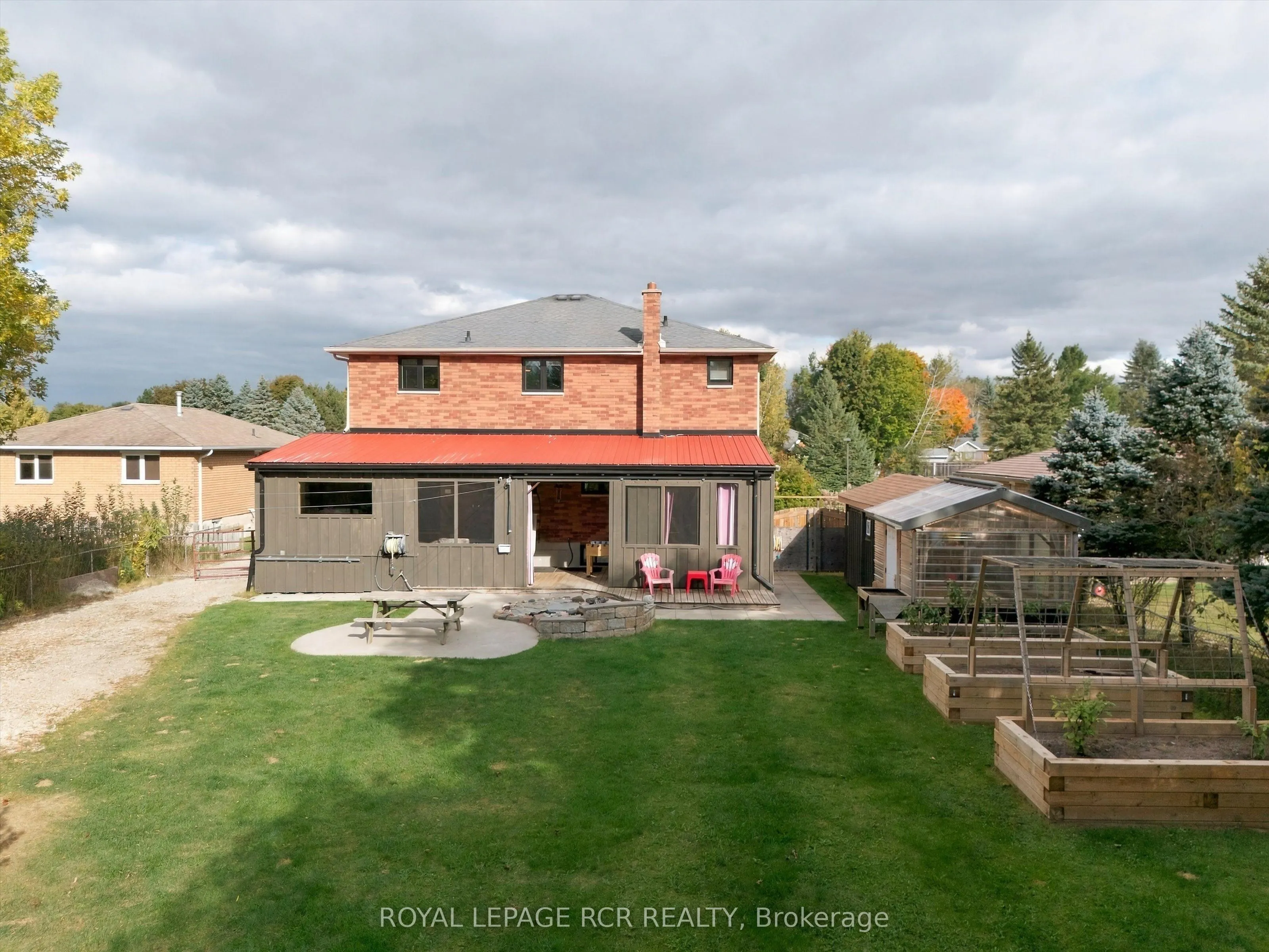 16 Loree Drive